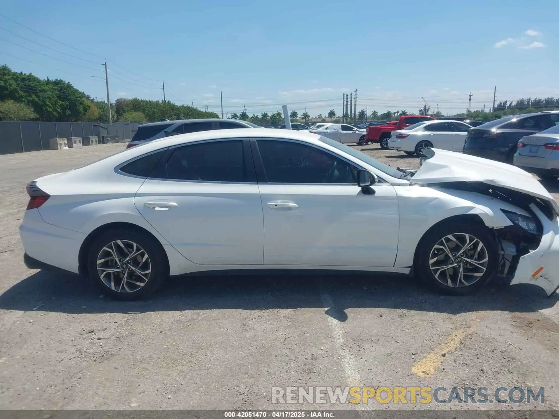 12 Photograph of a damaged car 5NPEL4JA6MH065794 HYUNDAI SONATA 2021