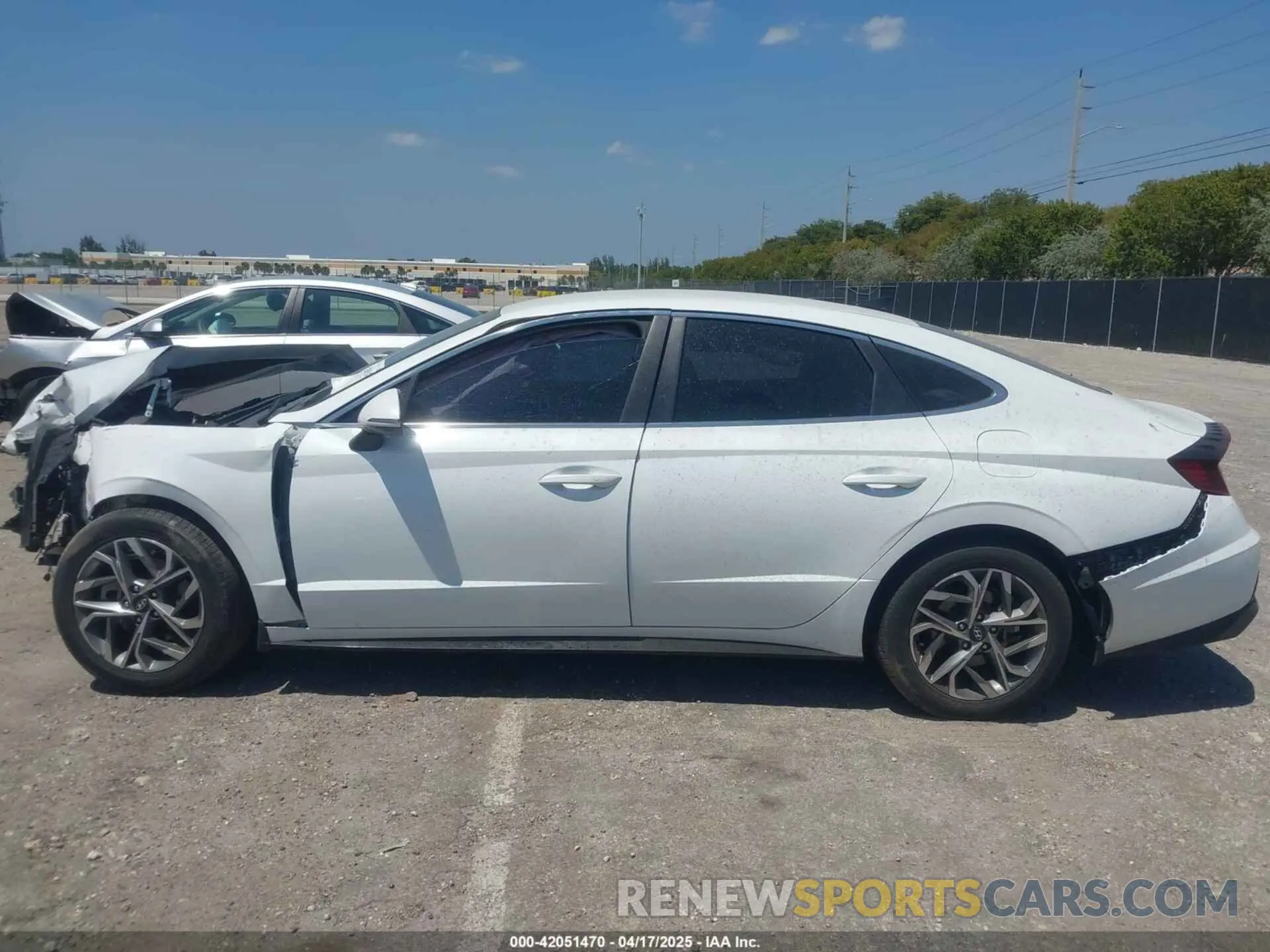 13 Photograph of a damaged car 5NPEL4JA6MH065794 HYUNDAI SONATA 2021