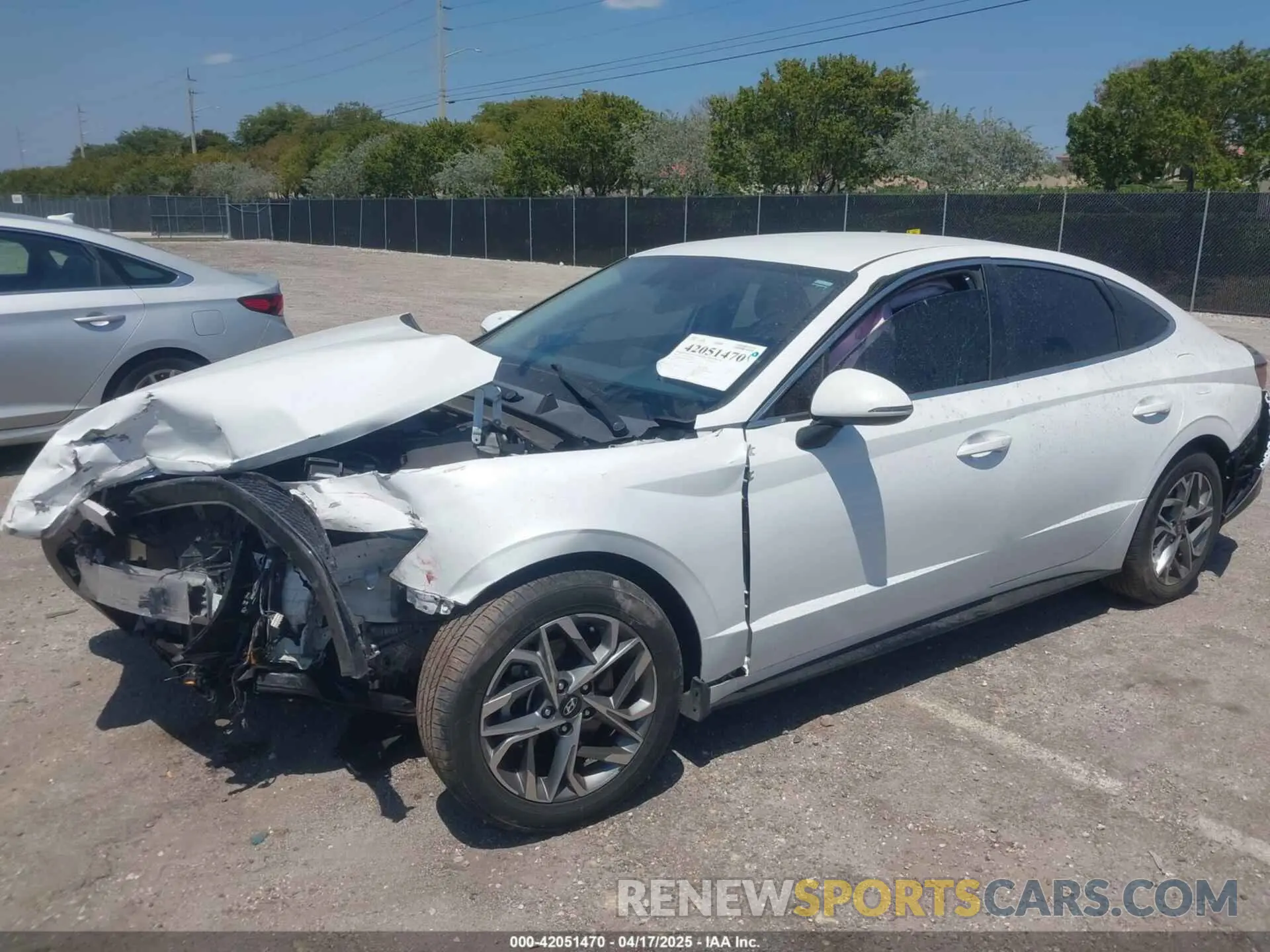 2 Photograph of a damaged car 5NPEL4JA6MH065794 HYUNDAI SONATA 2021