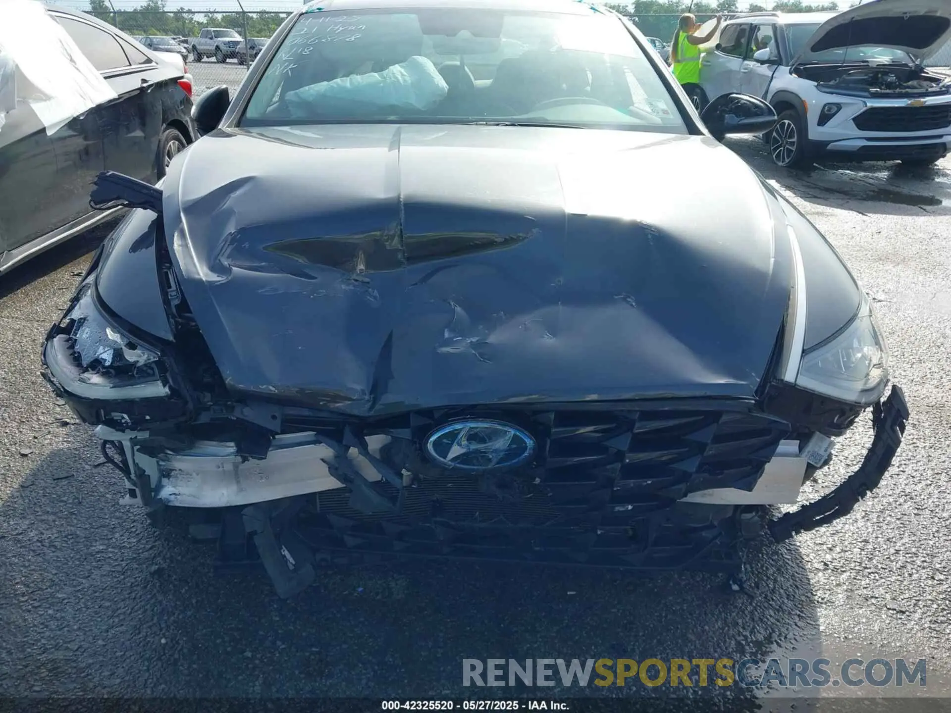 10 Photograph of a damaged car 5NPEL4JA6MH066878 HYUNDAI SONATA 2021