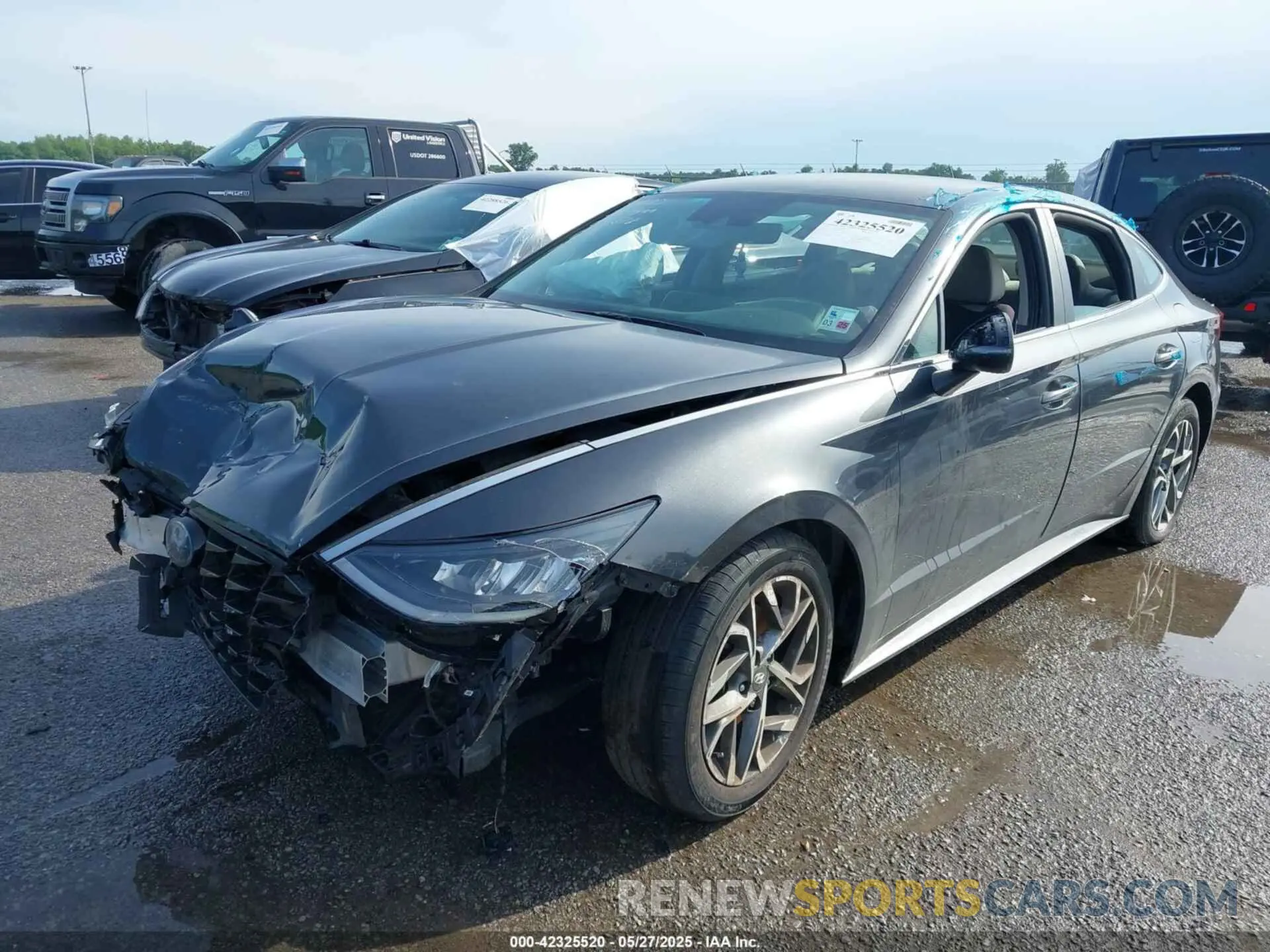 2 Photograph of a damaged car 5NPEL4JA6MH066878 HYUNDAI SONATA 2021