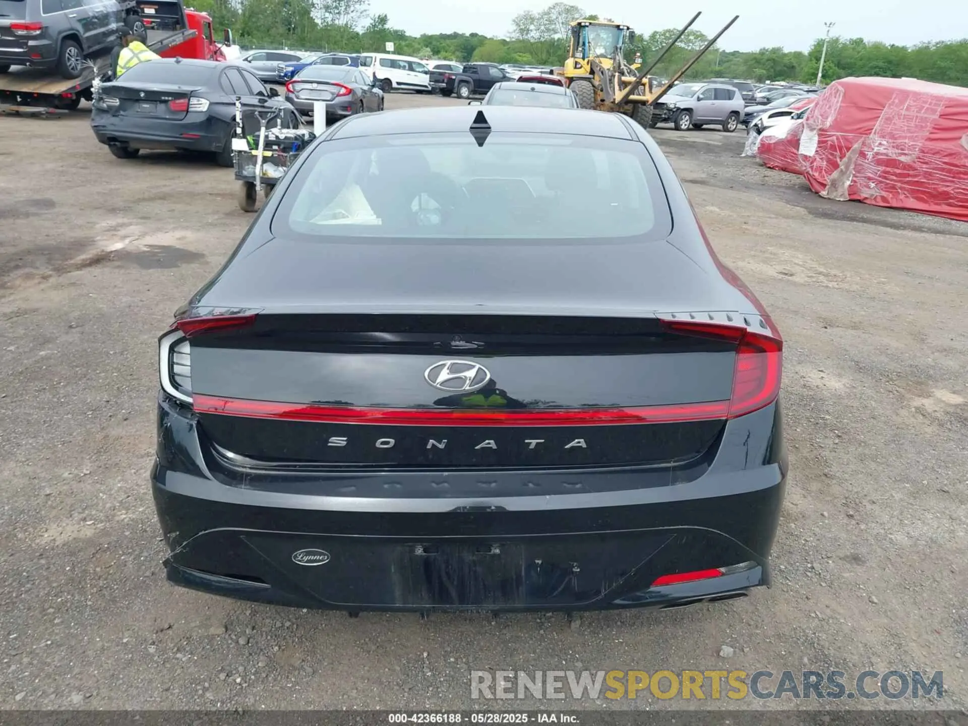16 Photograph of a damaged car 5NPEL4JA6MH121779 HYUNDAI SONATA 2021