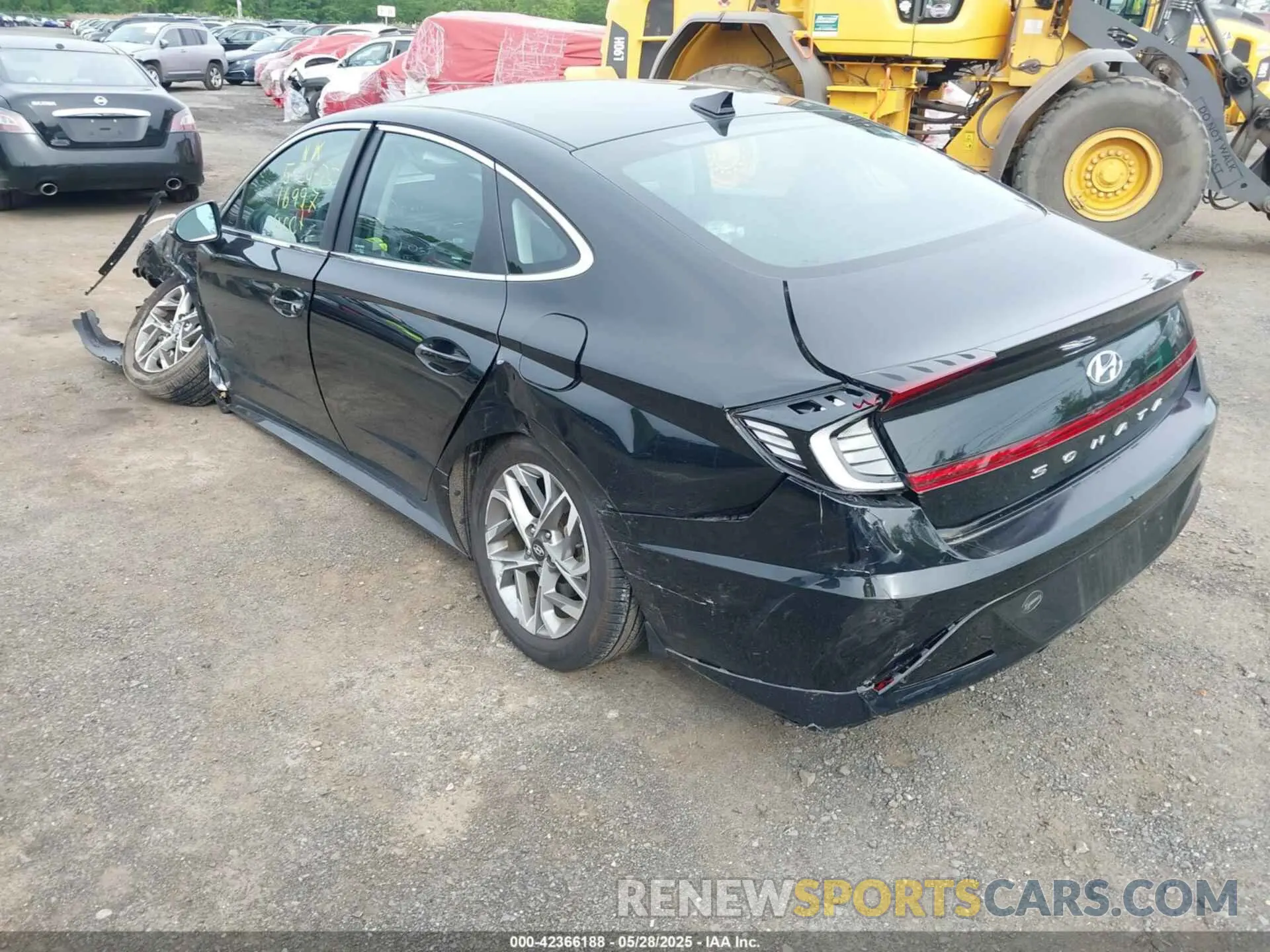 17 Photograph of a damaged car 5NPEL4JA6MH121779 HYUNDAI SONATA 2021