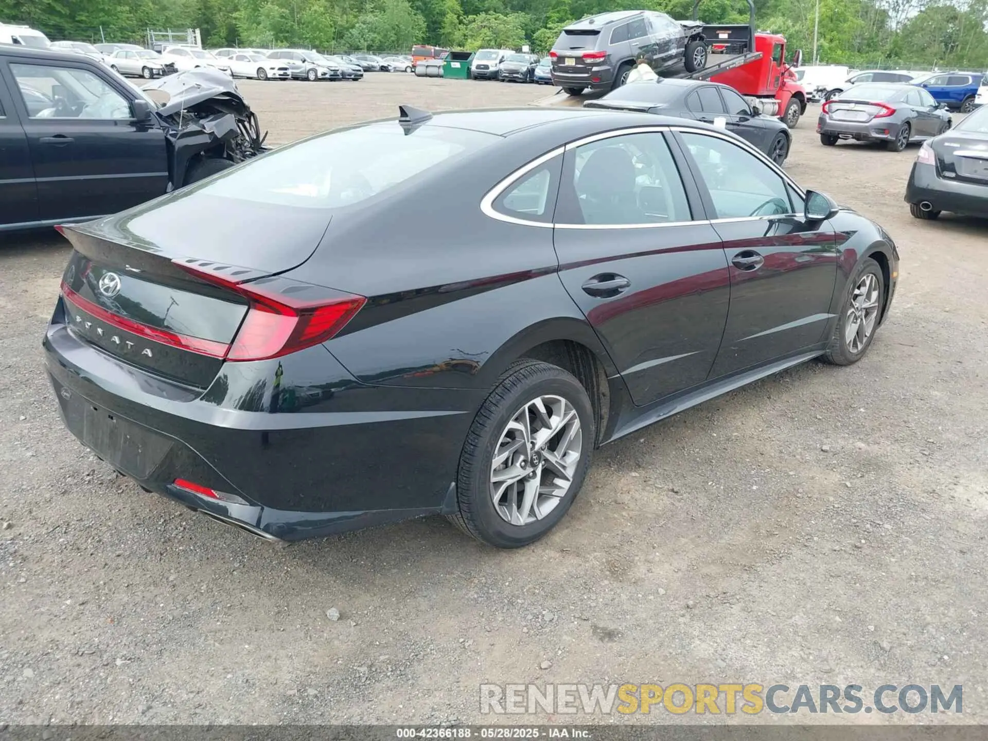 4 Photograph of a damaged car 5NPEL4JA6MH121779 HYUNDAI SONATA 2021