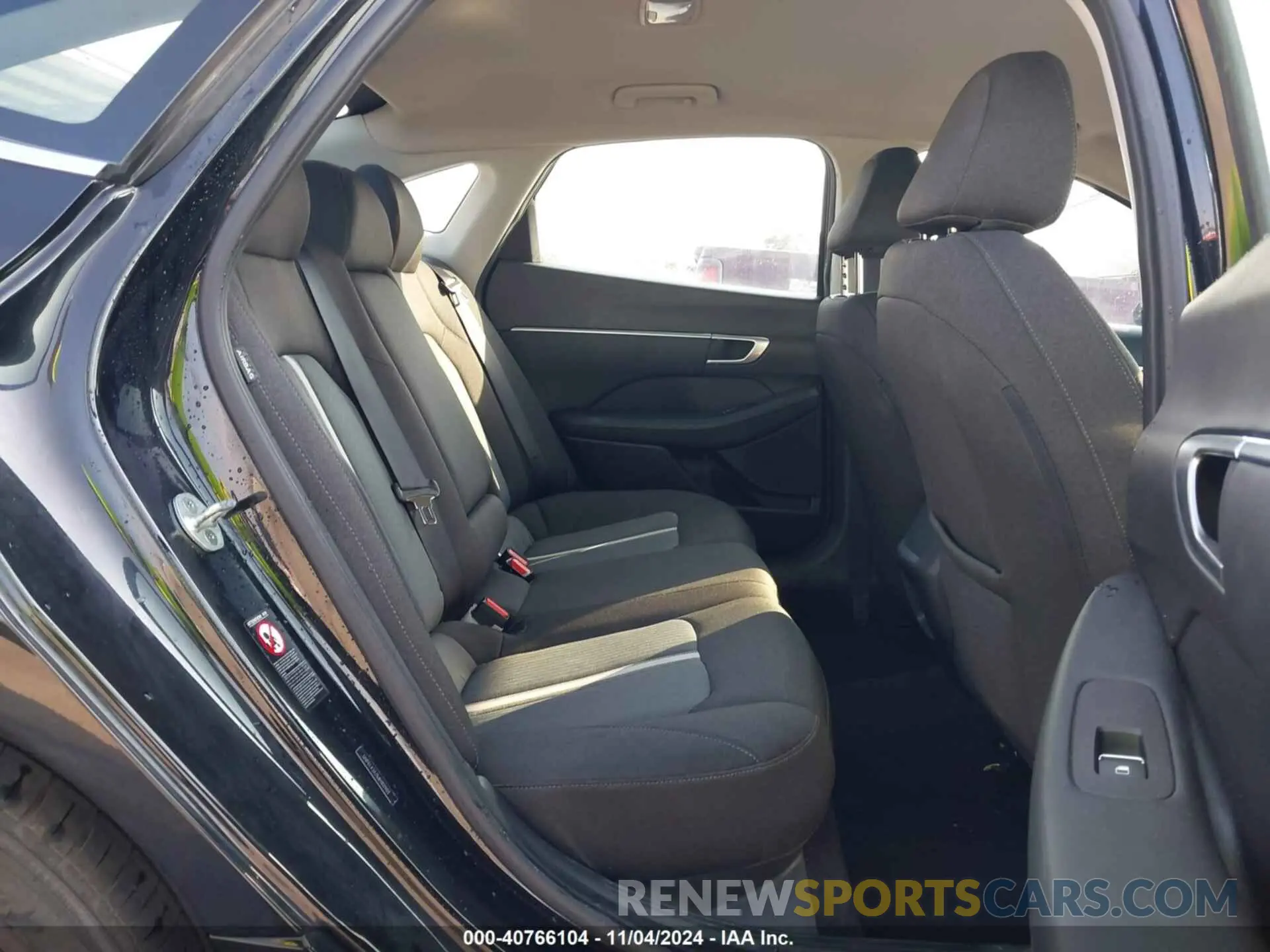 8 Photograph of a damaged car 5NPEL4JA7MH102903 HYUNDAI SONATA 2021