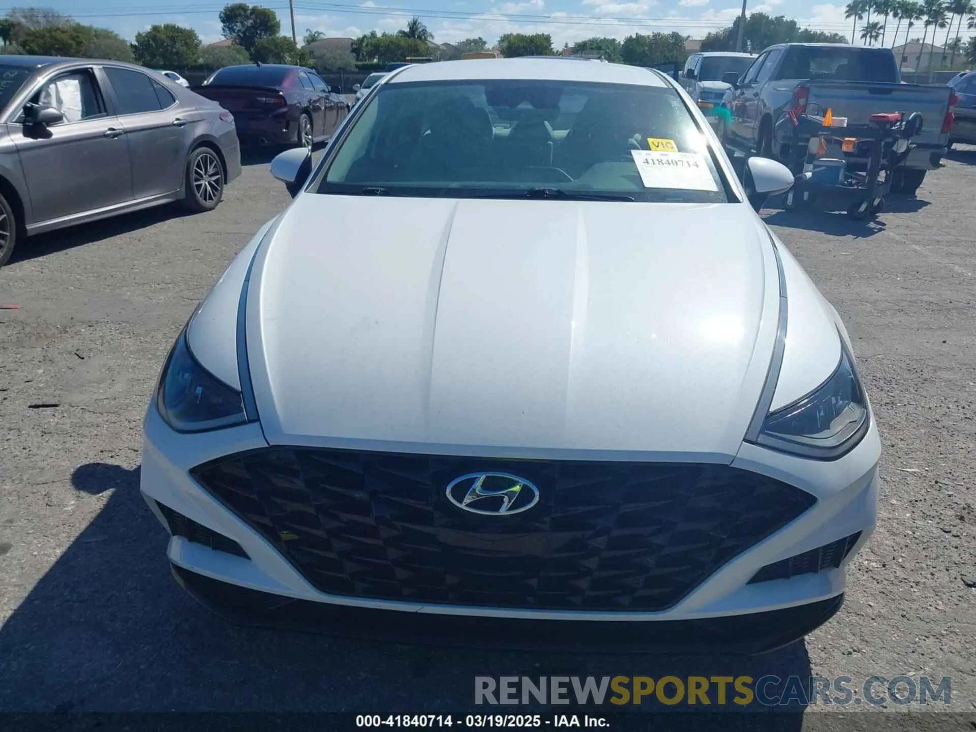 12 Photograph of a damaged car 5NPEL4JA8MH069006 HYUNDAI SONATA 2021