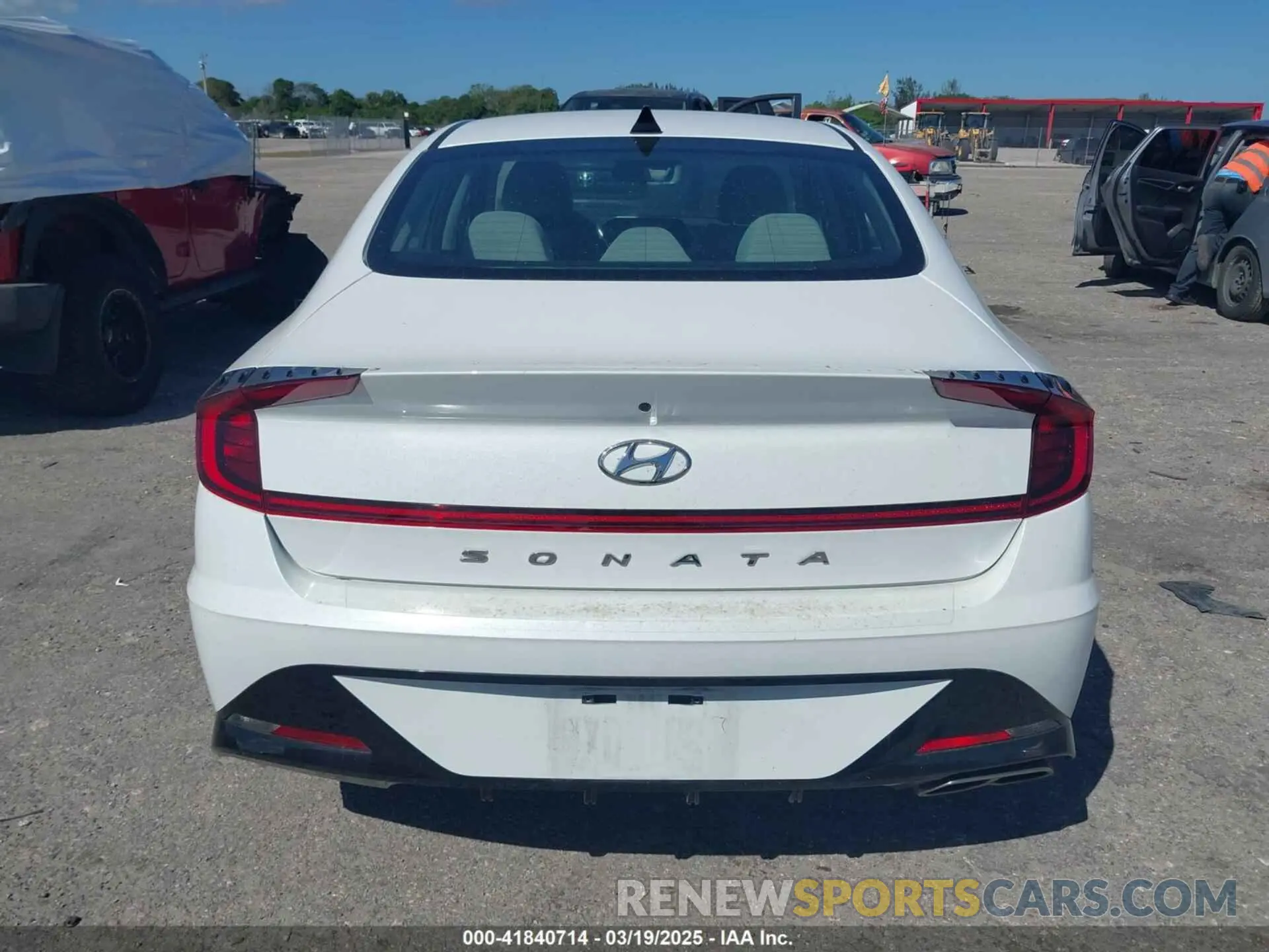 16 Photograph of a damaged car 5NPEL4JA8MH069006 HYUNDAI SONATA 2021