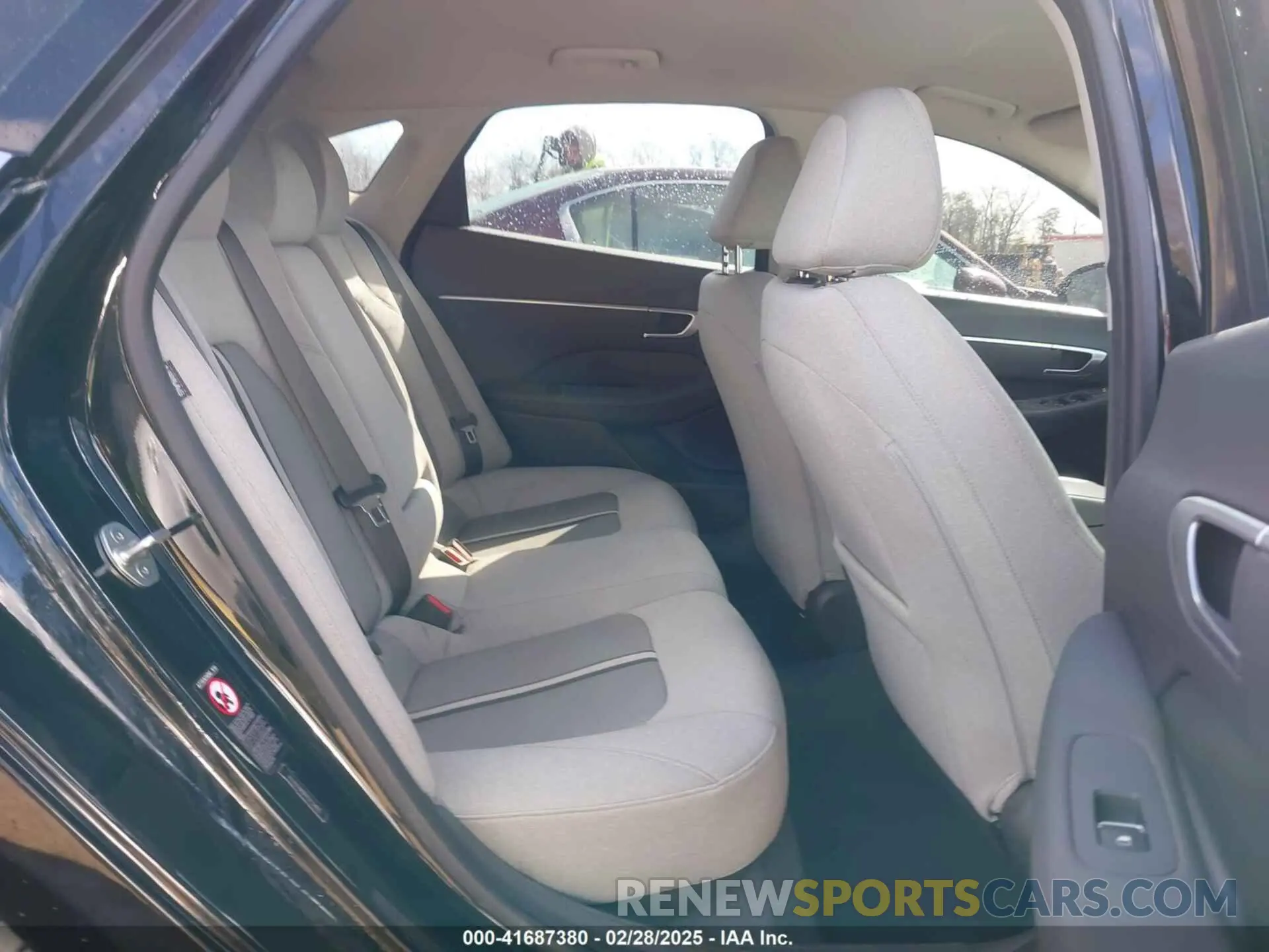 8 Photograph of a damaged car 5NPEL4JA8MH102974 HYUNDAI SONATA 2021