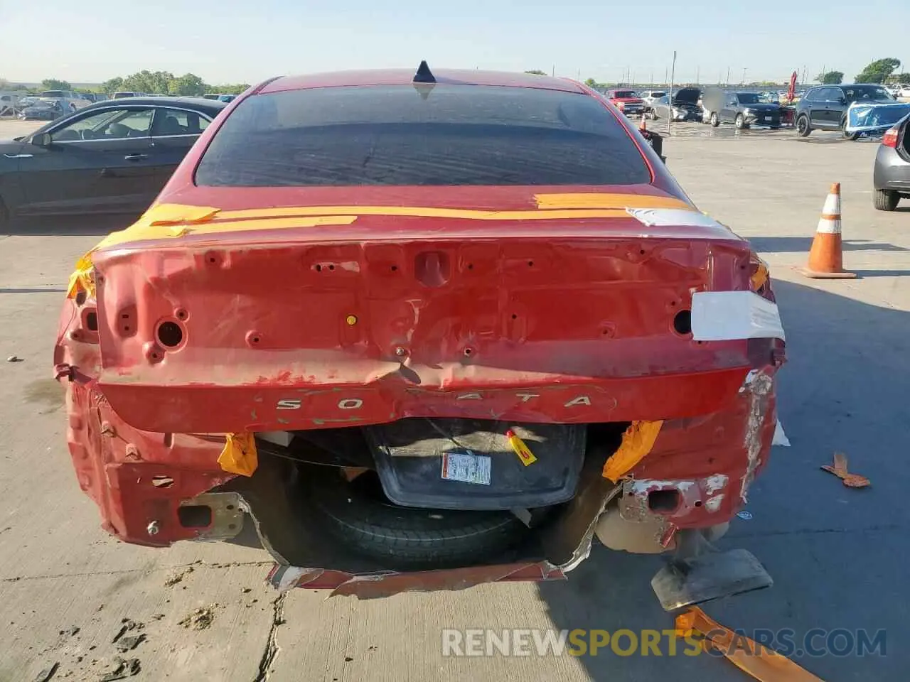 6 Photograph of a damaged car 5NPEL4JAXMH079360 HYUNDAI SONATA 2021