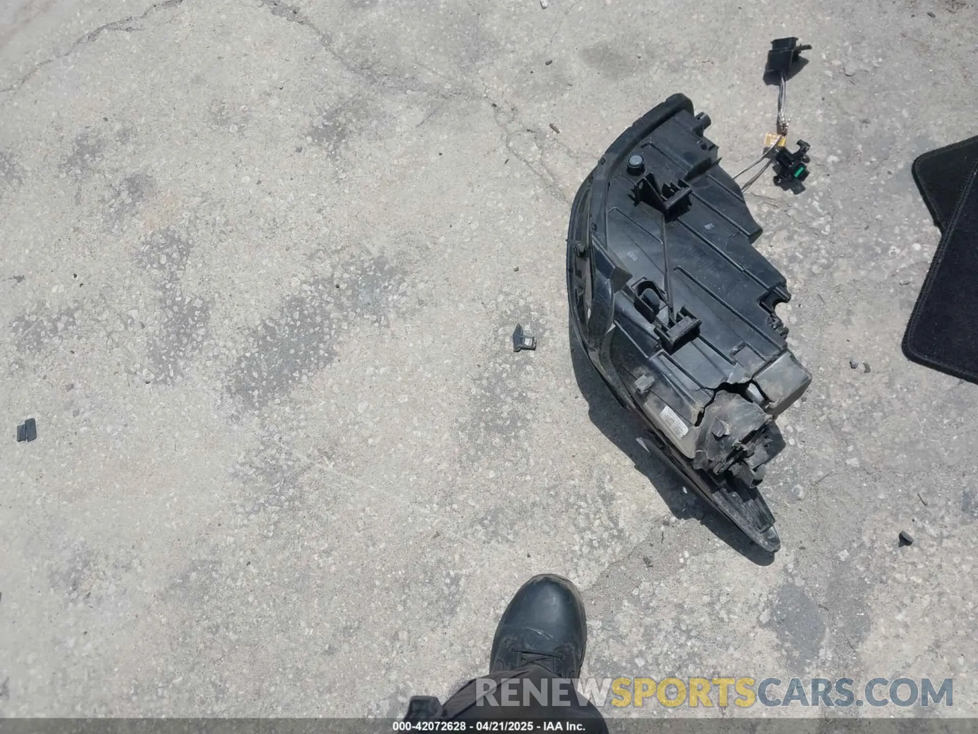 12 Photograph of a damaged car KMHL14JA4MA145062 HYUNDAI SONATA 2021