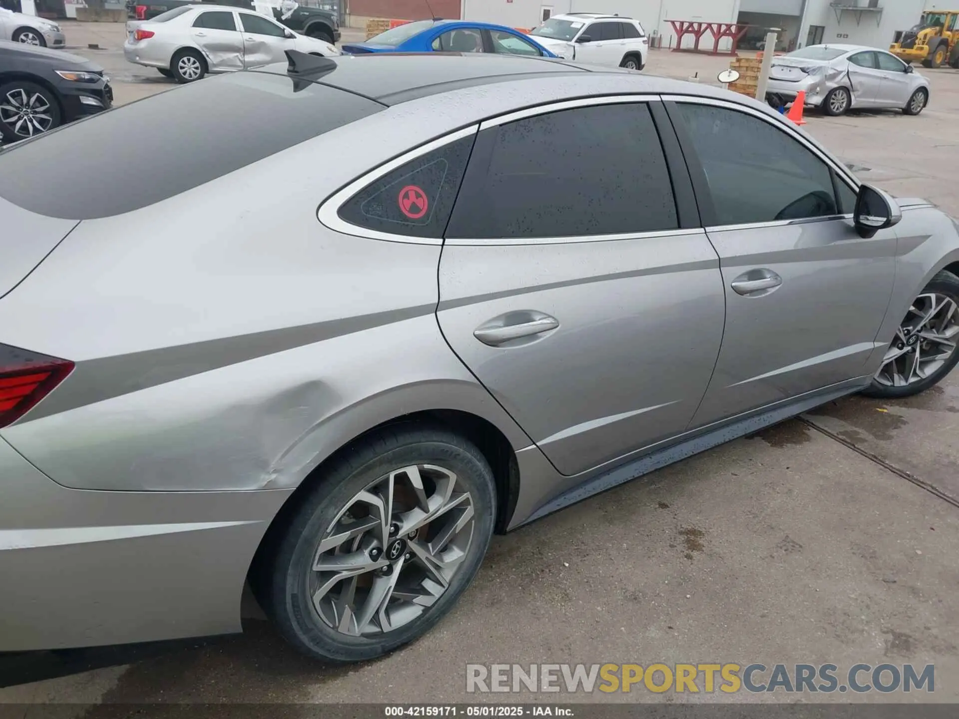 19 Photograph of a damaged car KMHL14JA5MA160167 HYUNDAI SONATA 2021