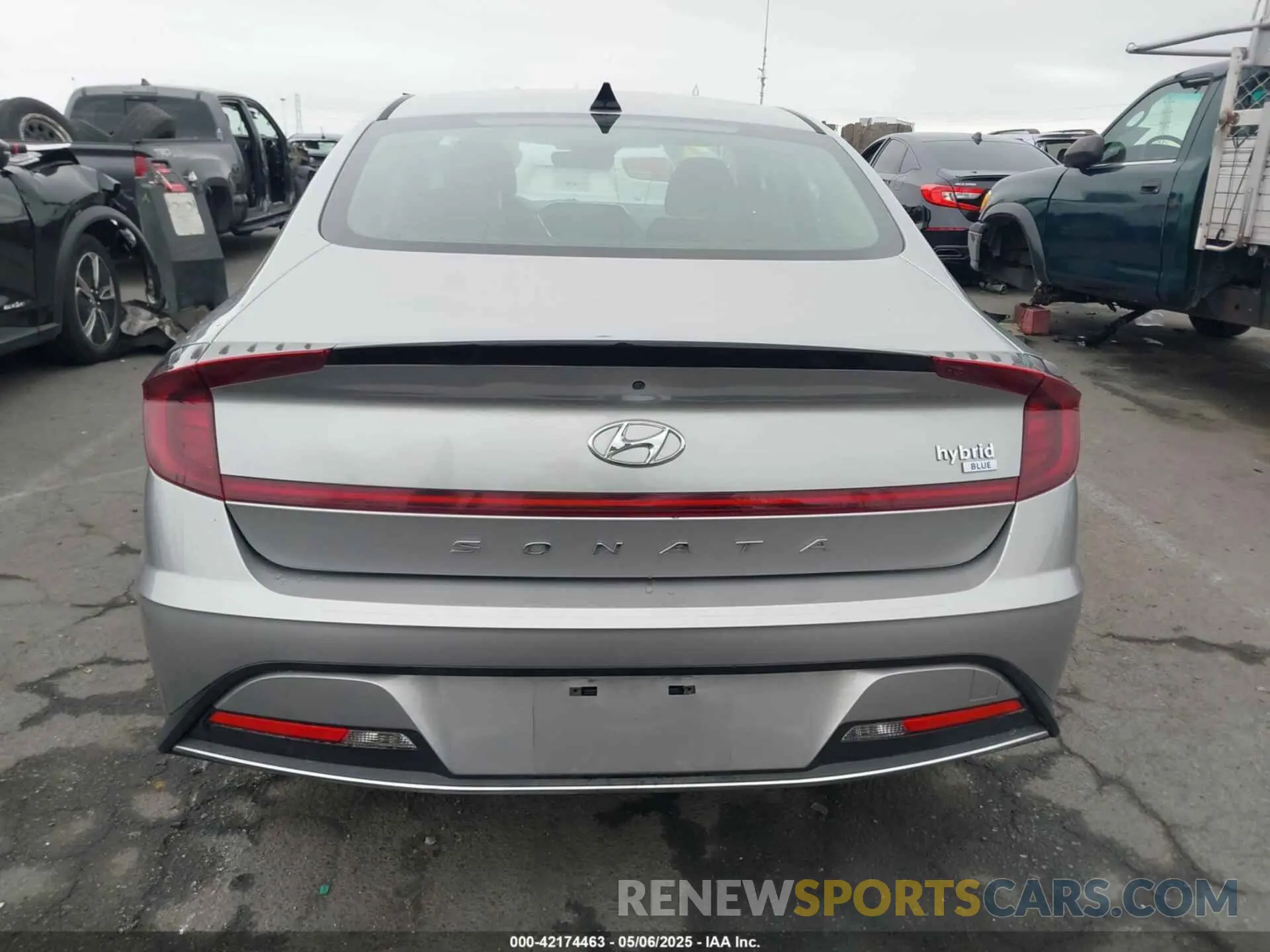 17 Photograph of a damaged car KMHL24JJ6MA023753 HYUNDAI SONATA 2021