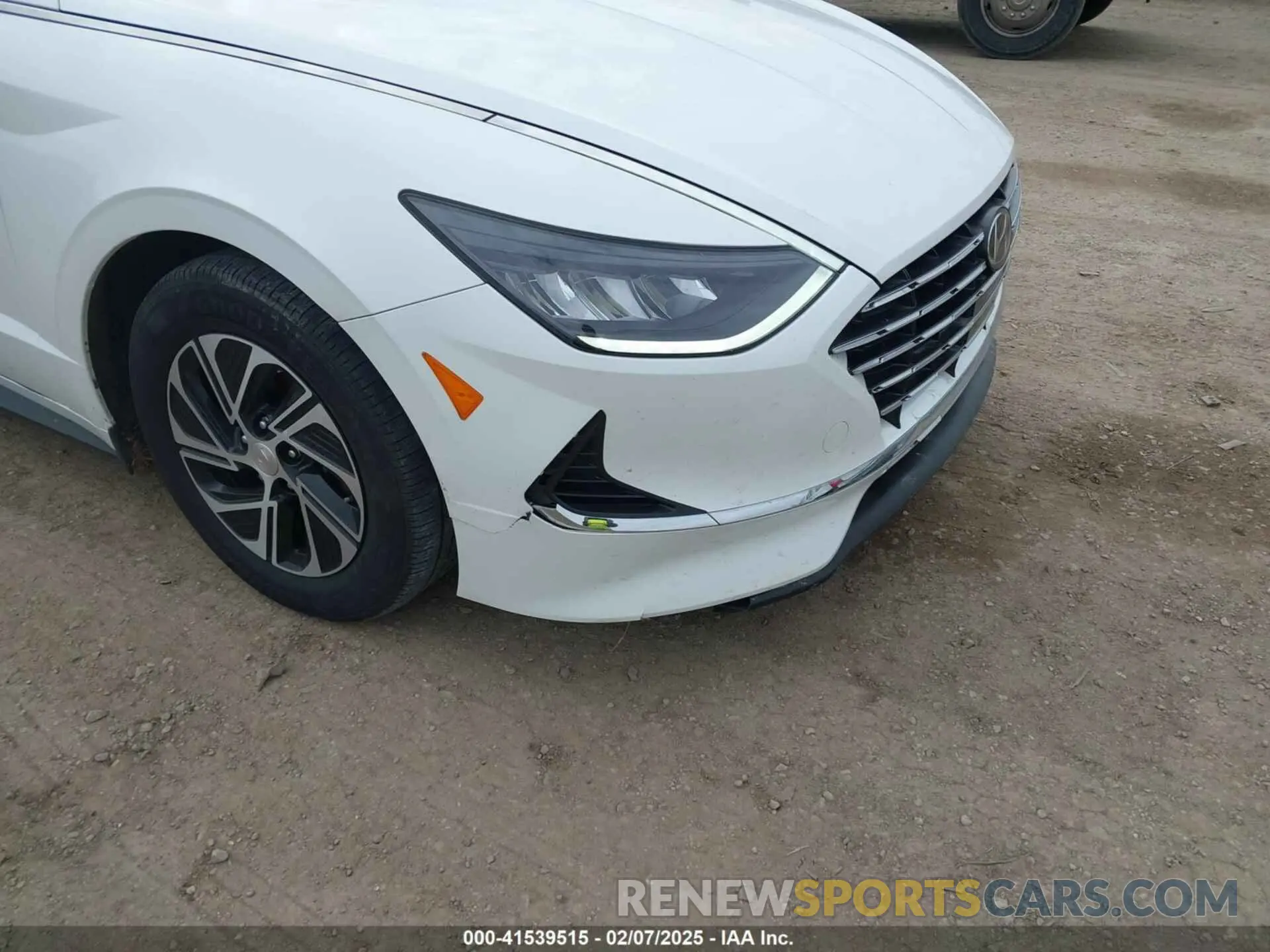 17 Photograph of a damaged car KMHL24JJ6MA033392 HYUNDAI SONATA 2021