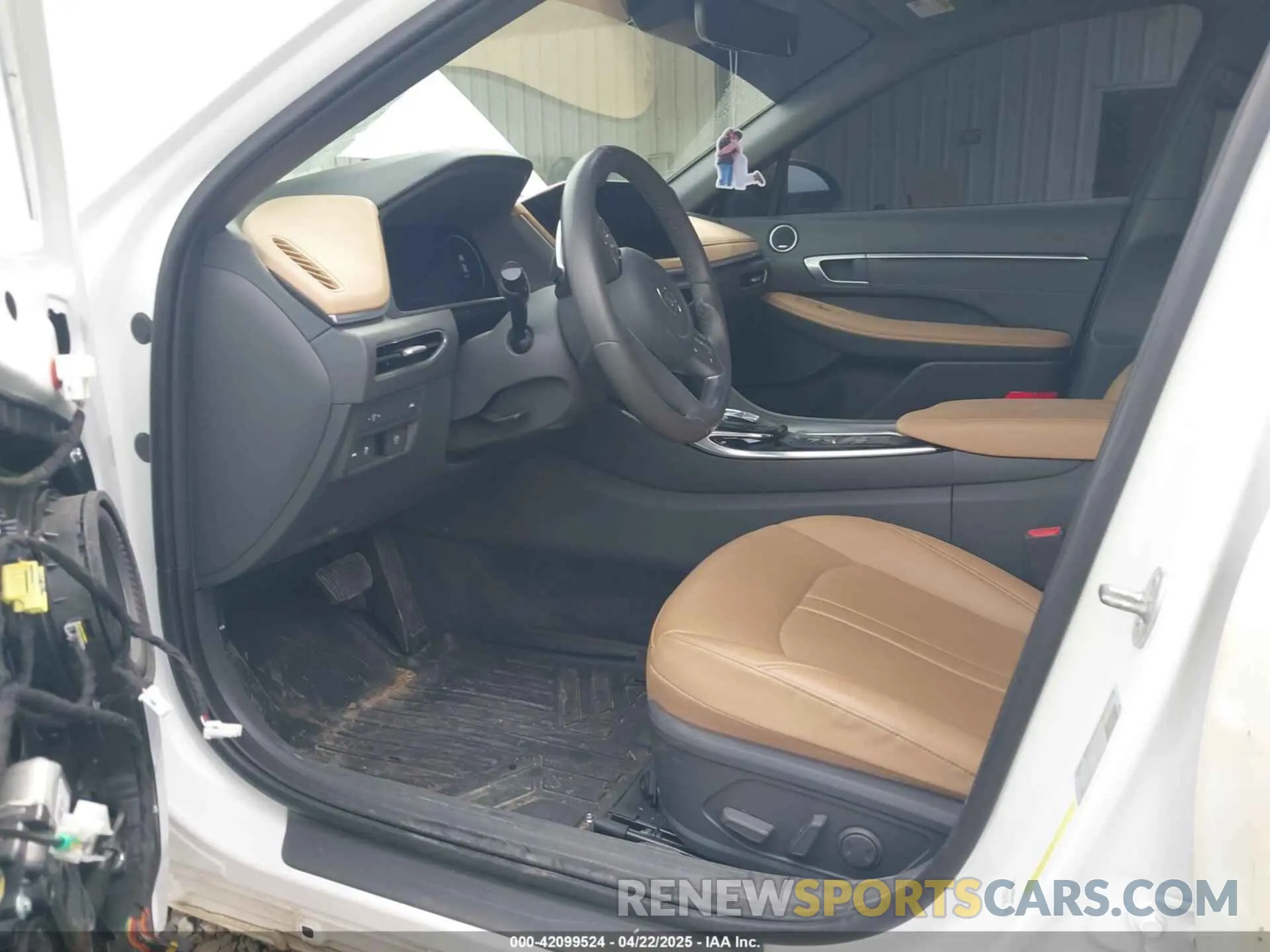 5 Photograph of a damaged car KMHL34J25MA154162 HYUNDAI SONATA 2021