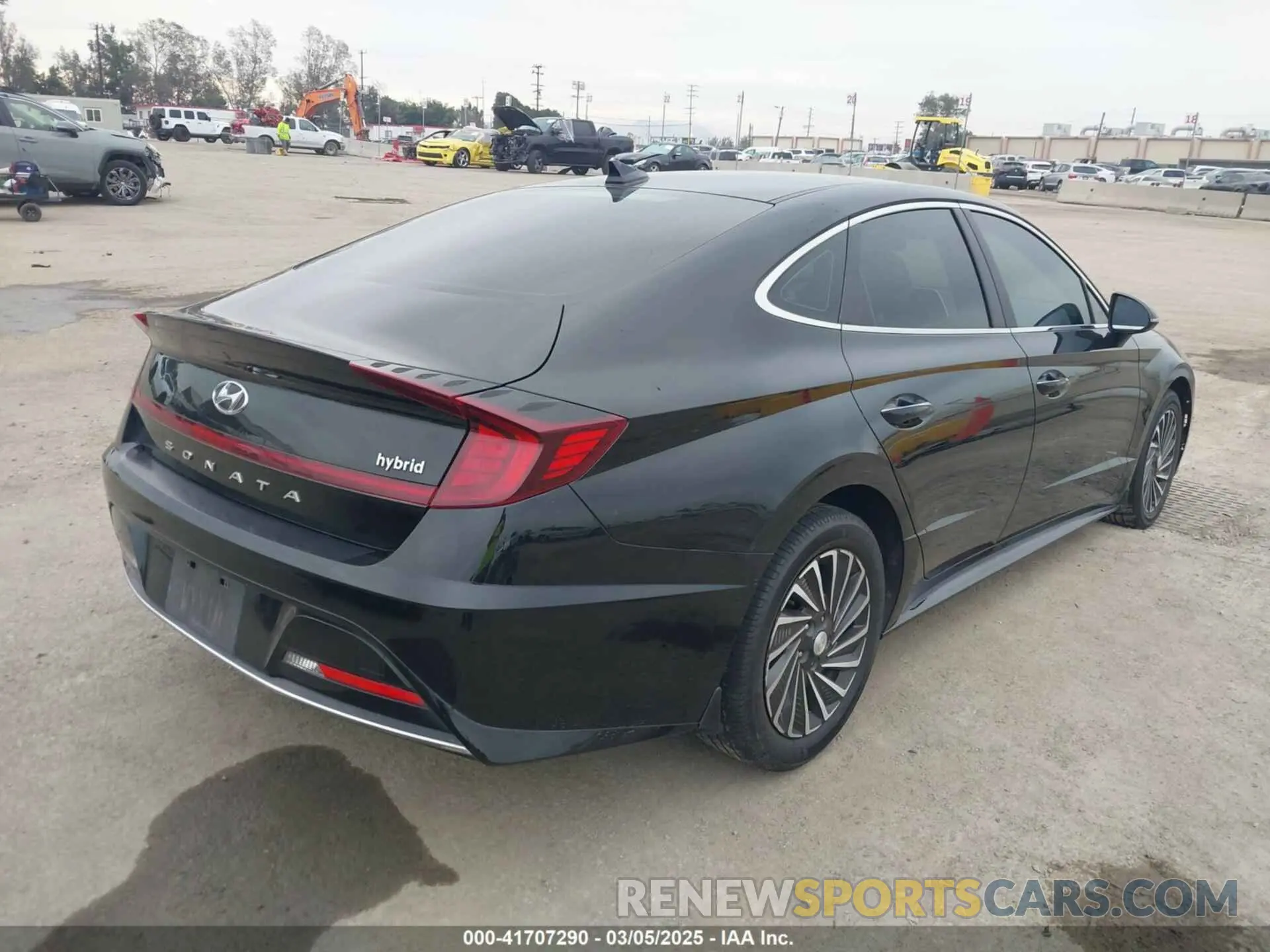 4 Photograph of a damaged car KMHL34JJ1MA024239 HYUNDAI SONATA 2021