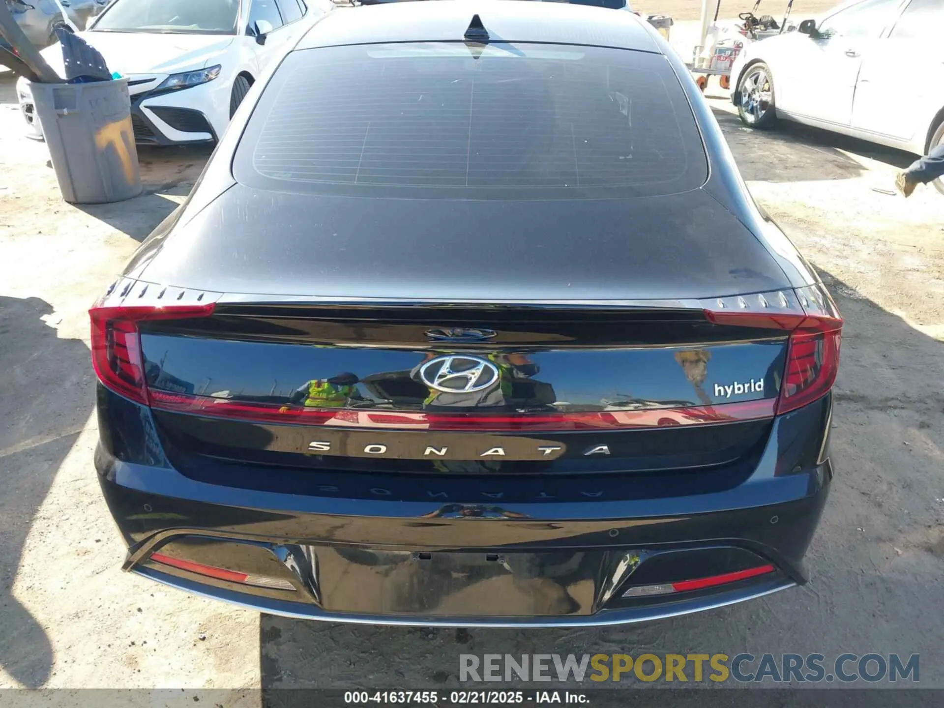 17 Photograph of a damaged car KMHL54JJ0MA017423 HYUNDAI SONATA 2021