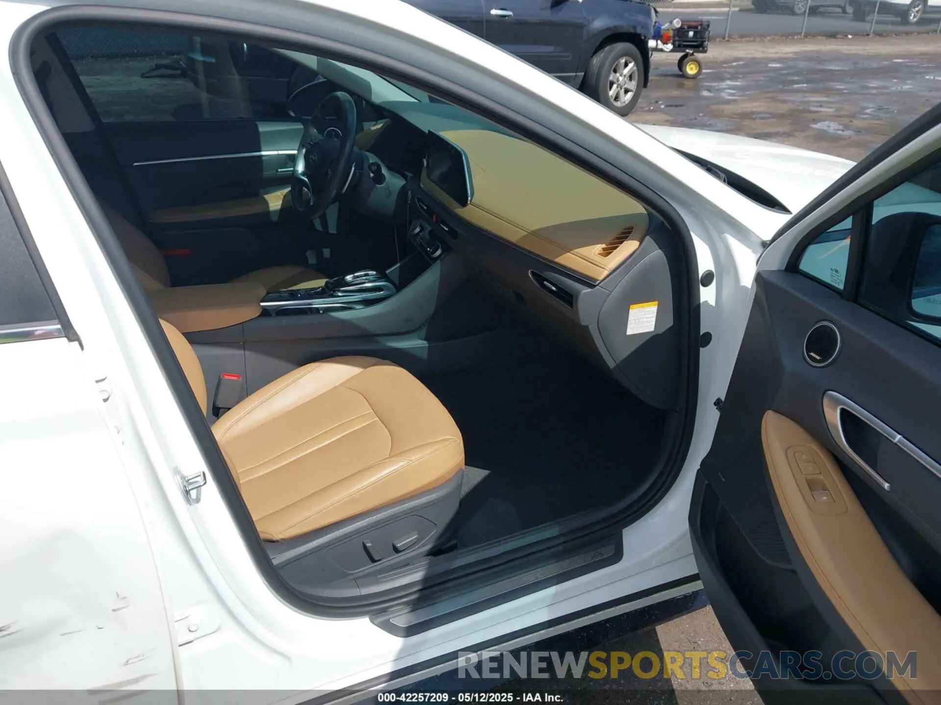 5 Photograph of a damaged car KMHL54JJ9MA021955 HYUNDAI SONATA 2021