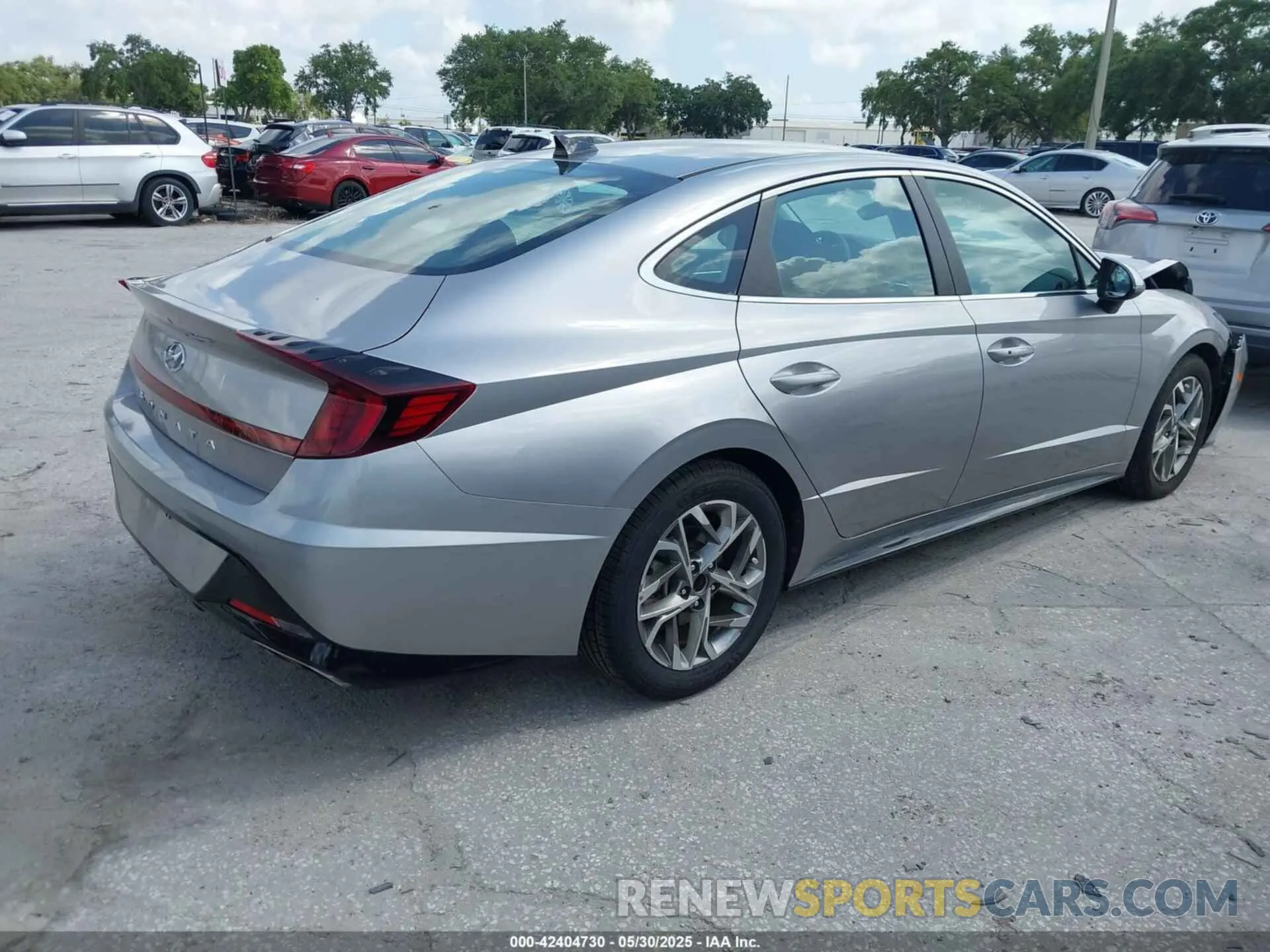 4 Photograph of a damaged car KMHL64JA0MA145576 HYUNDAI SONATA 2021