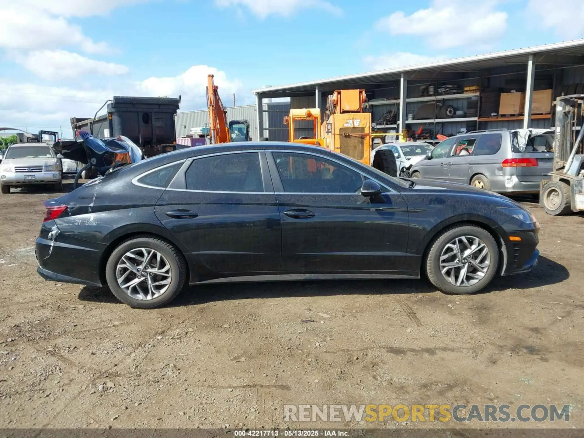 13 Photograph of a damaged car KMHL64JA0MA158957 HYUNDAI SONATA 2021