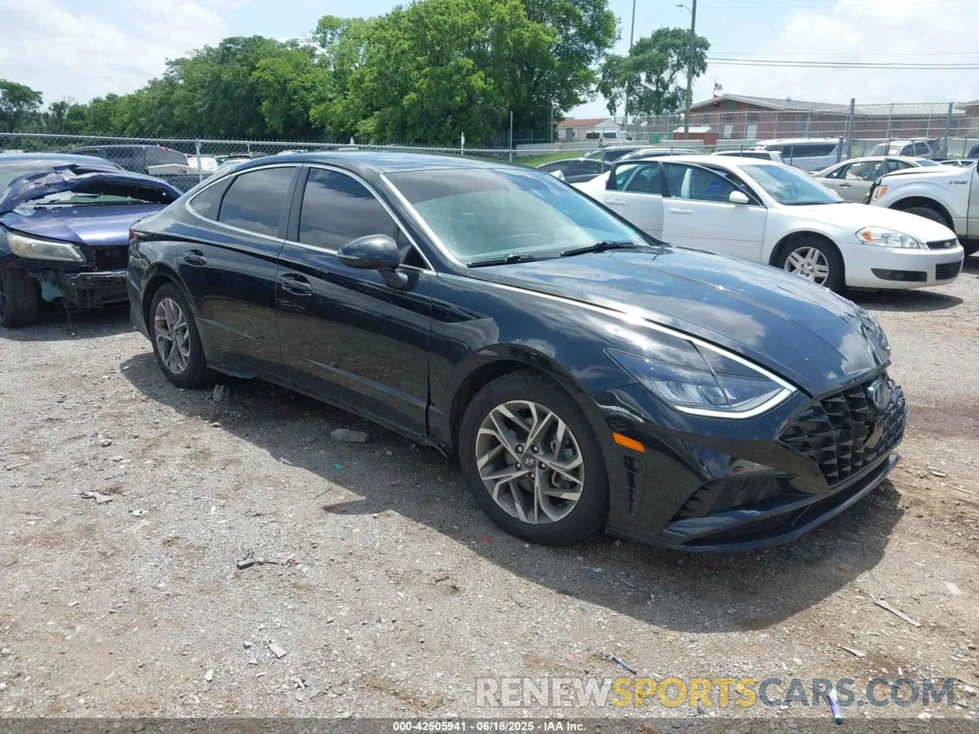 1 Photograph of a damaged car KMHL64JA3MA147029 HYUNDAI SONATA 2021