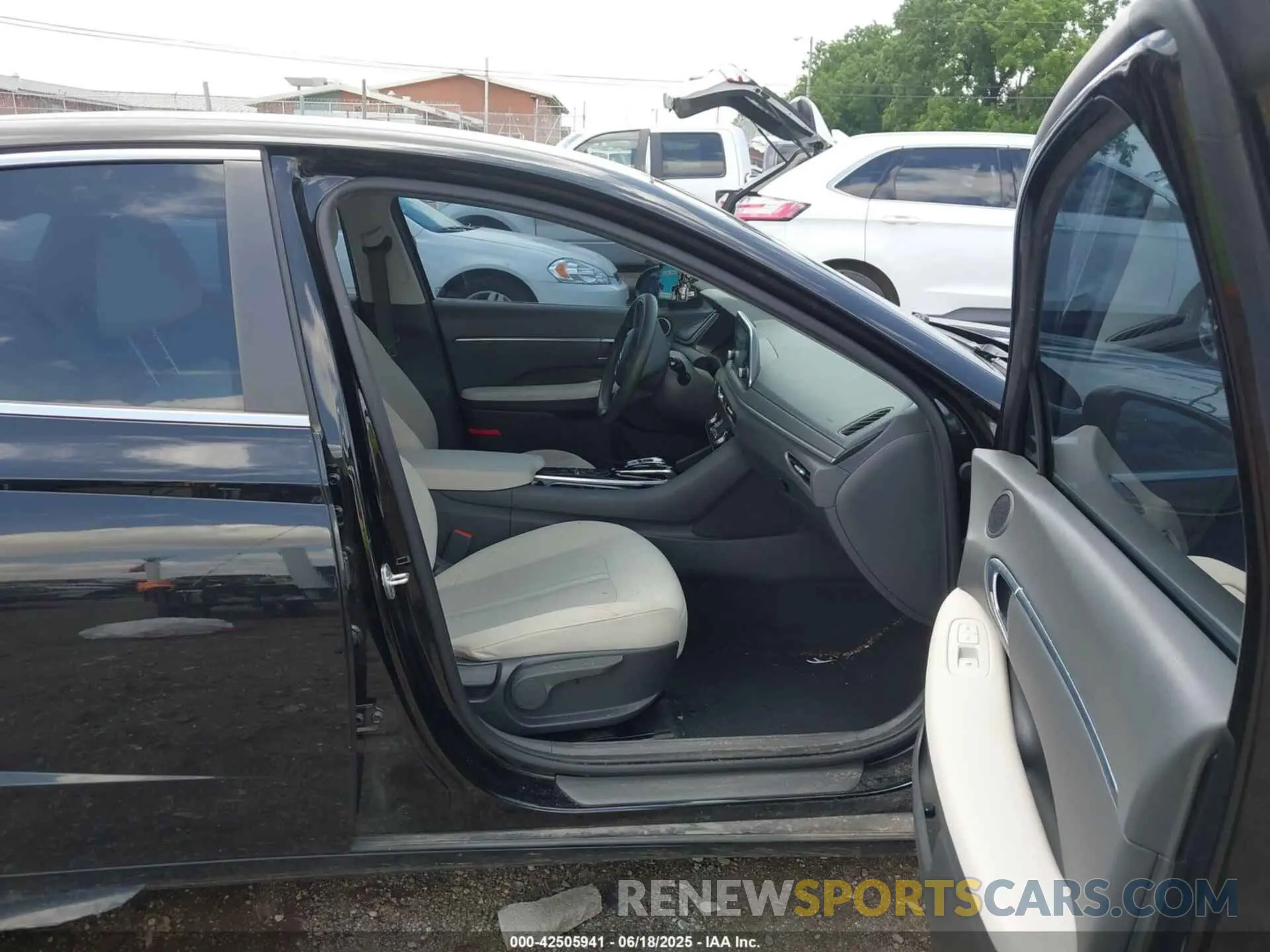 5 Photograph of a damaged car KMHL64JA3MA147029 HYUNDAI SONATA 2021