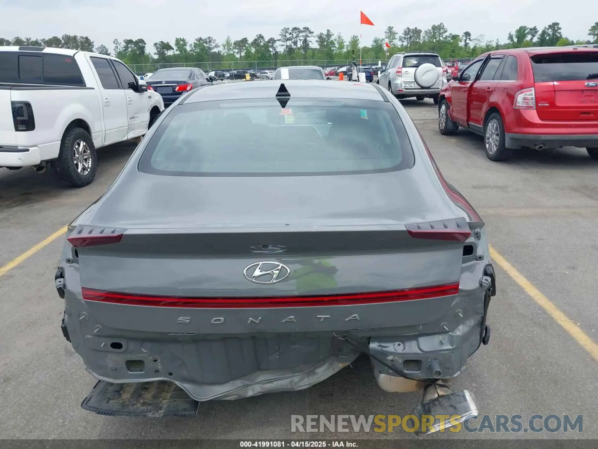 17 Photograph of a damaged car KMHL64JA4MA150733 HYUNDAI SONATA 2021