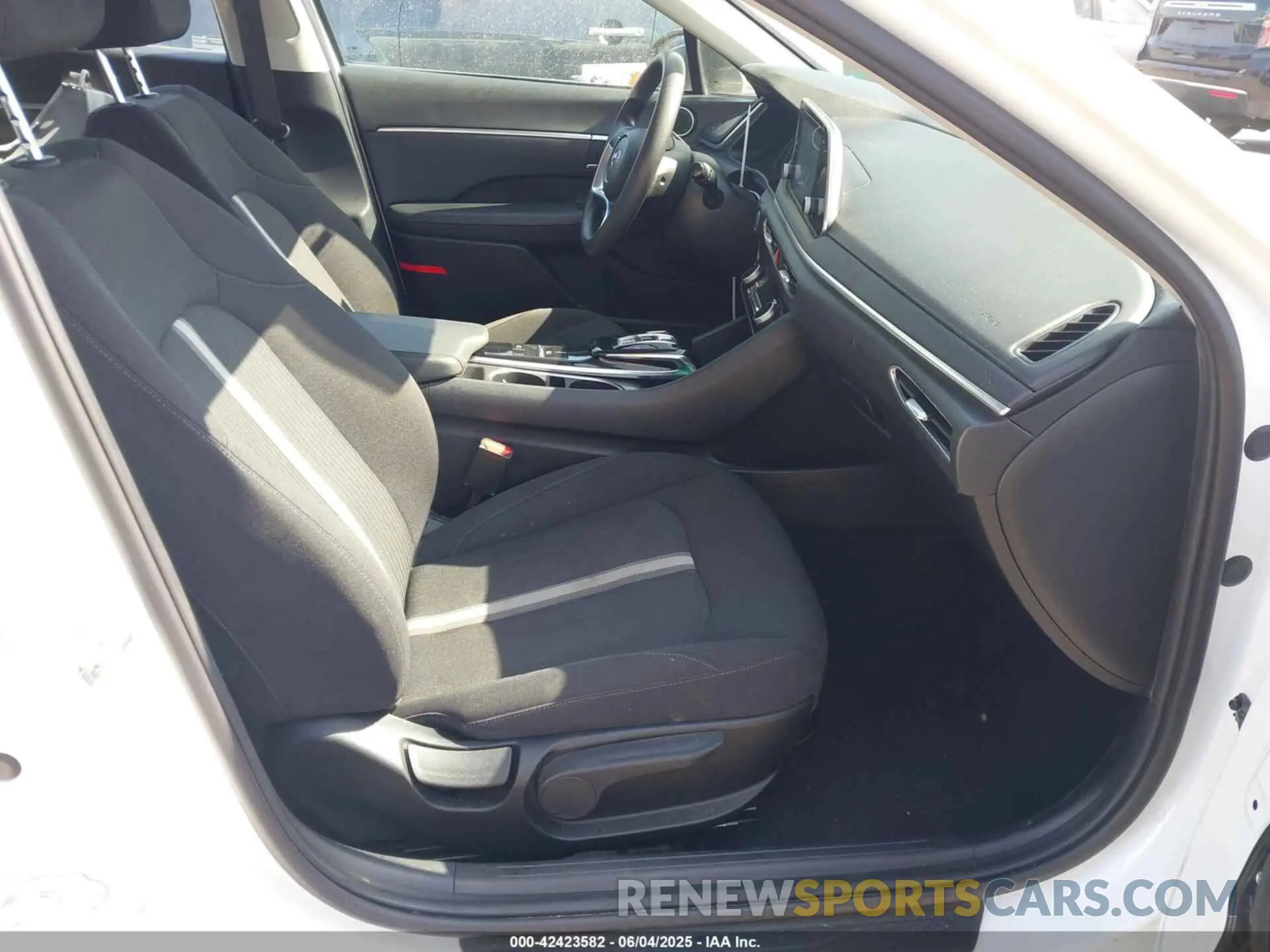 5 Photograph of a damaged car KMHL64JA7MA149379 HYUNDAI SONATA 2021