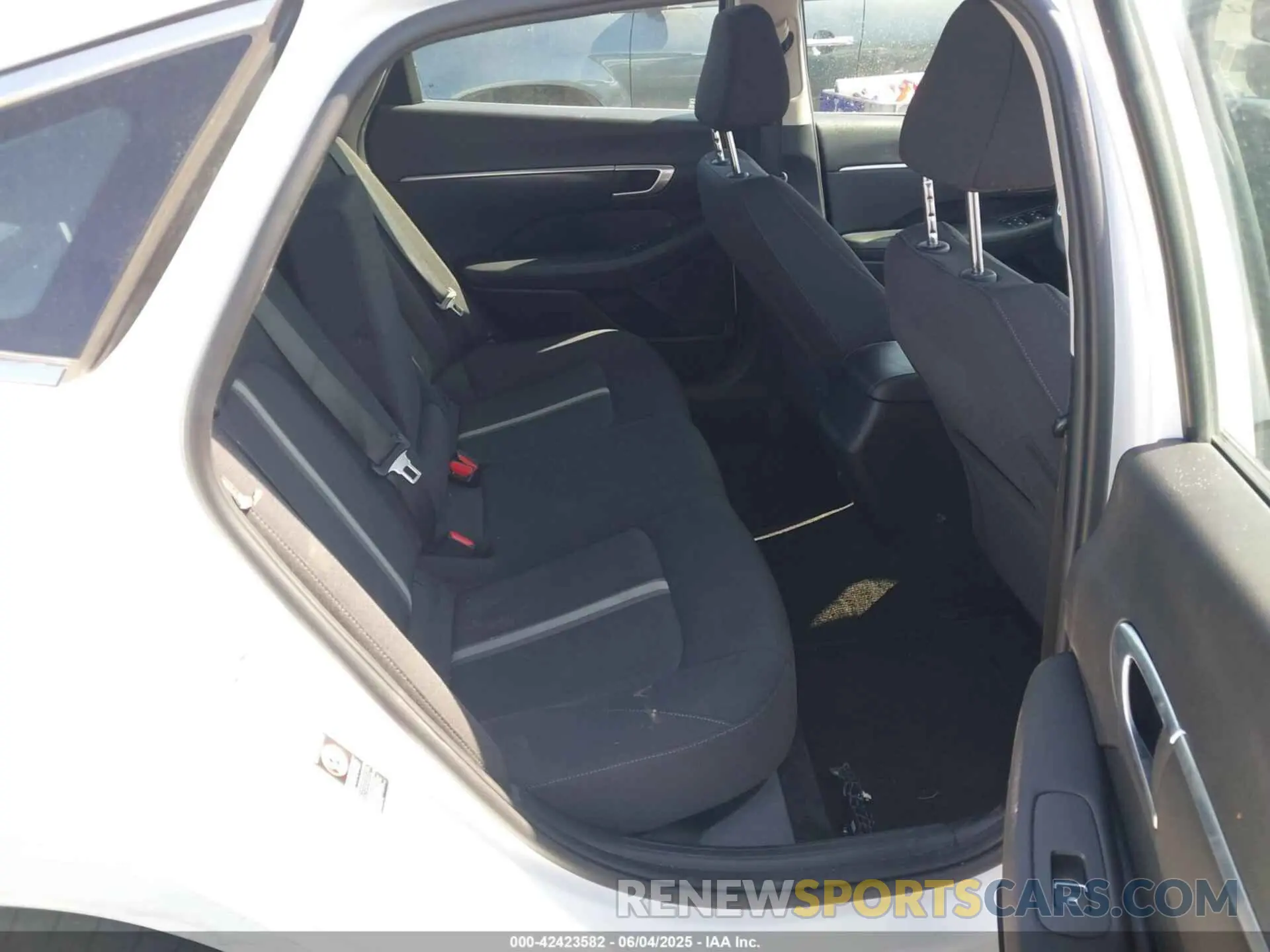 8 Photograph of a damaged car KMHL64JA7MA149379 HYUNDAI SONATA 2021