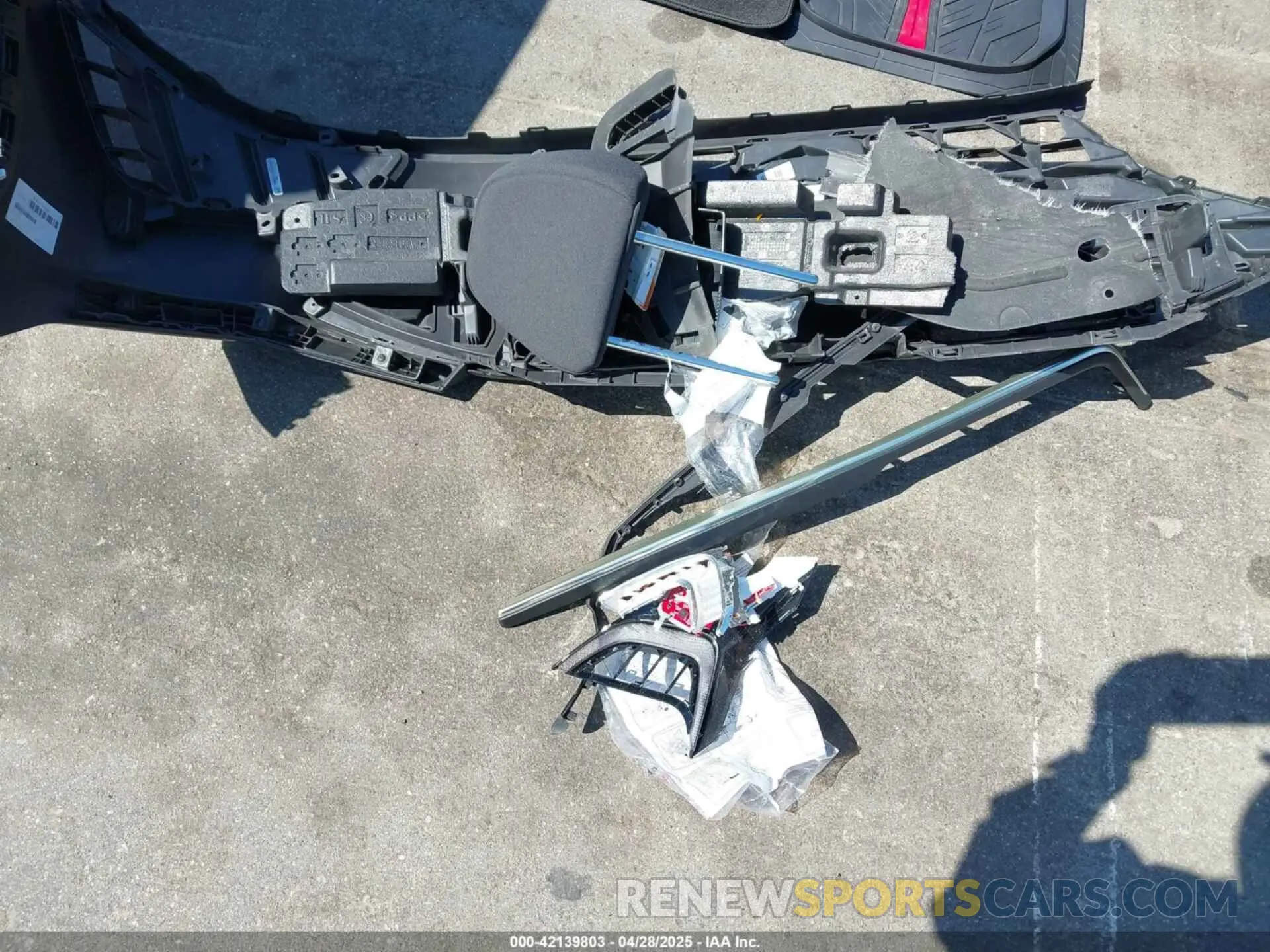 11 Photograph of a damaged car KMHL64JAXMA162630 HYUNDAI SONATA 2021
