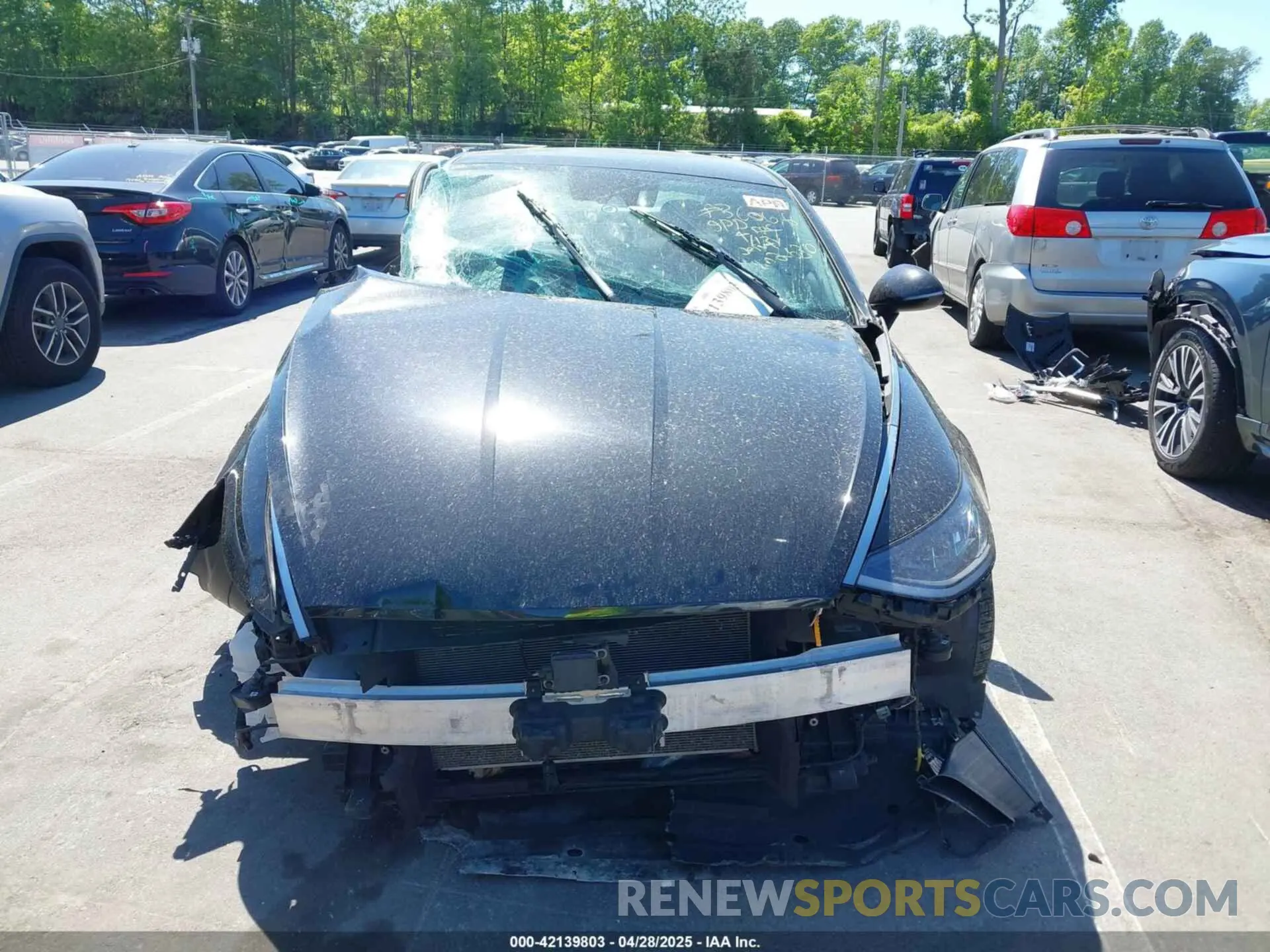 12 Photograph of a damaged car KMHL64JAXMA162630 HYUNDAI SONATA 2021