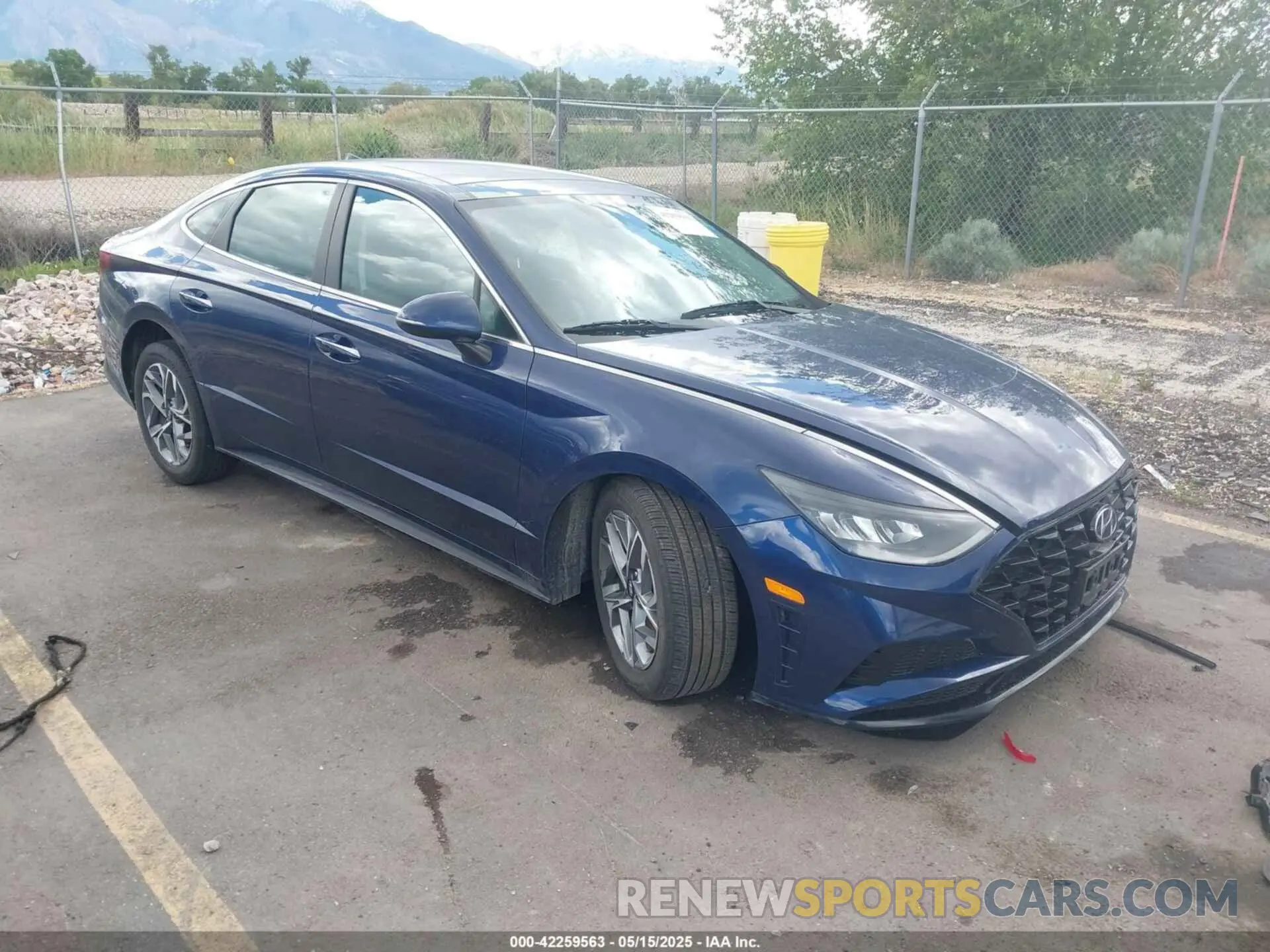 1 Photograph of a damaged car 5NPEF4JA6NH144598 HYUNDAI SONATA 2022