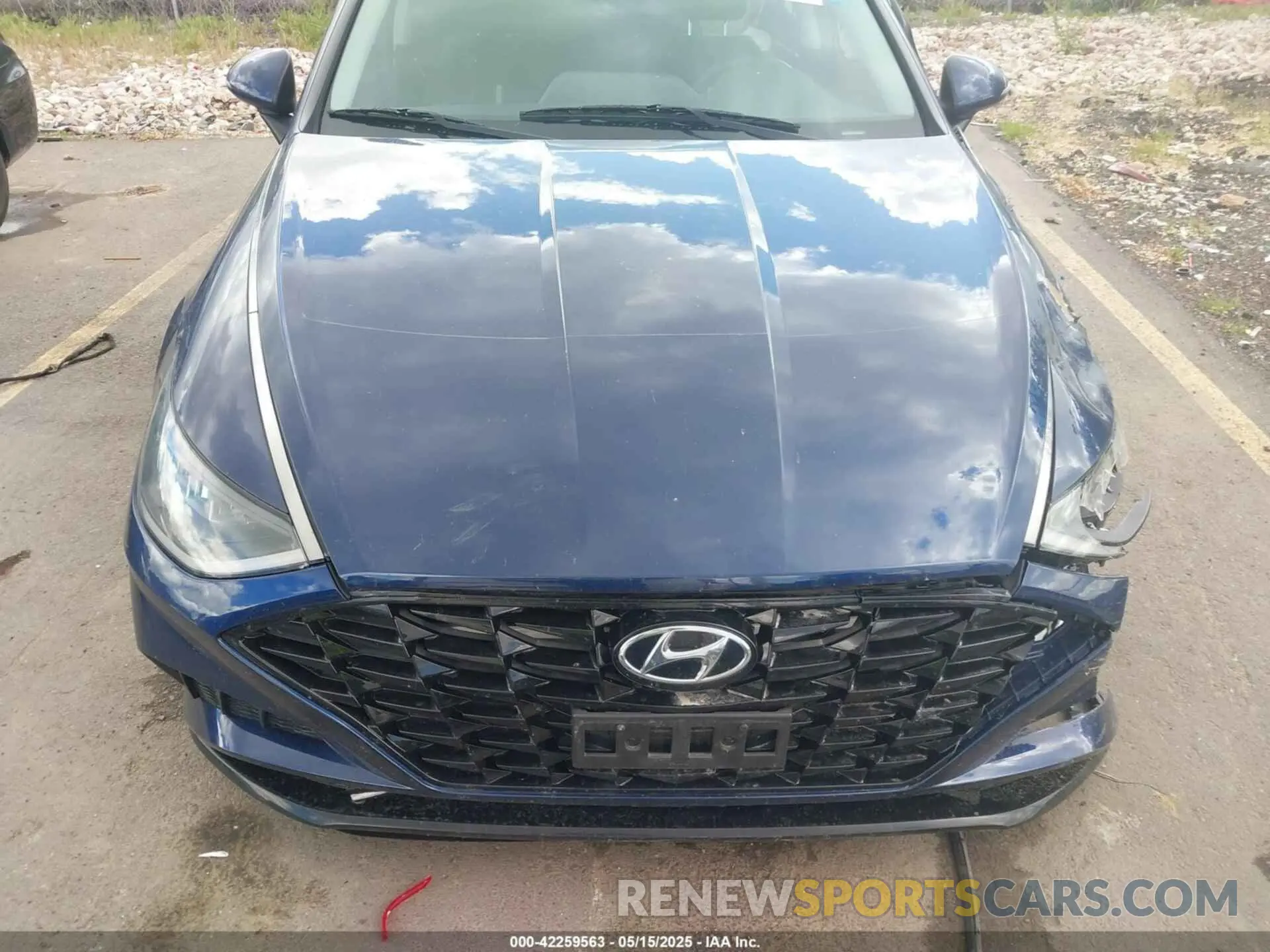 11 Photograph of a damaged car 5NPEF4JA6NH144598 HYUNDAI SONATA 2022