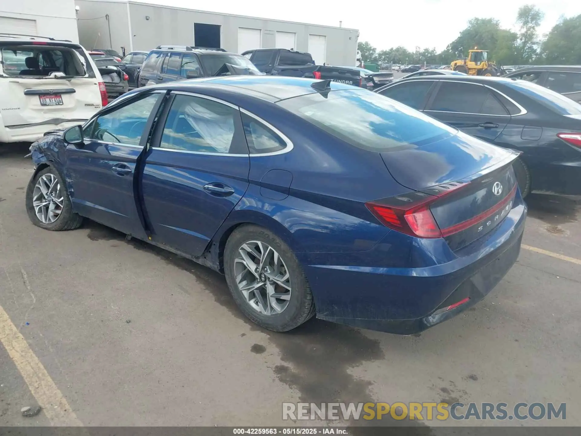 3 Photograph of a damaged car 5NPEF4JA6NH144598 HYUNDAI SONATA 2022