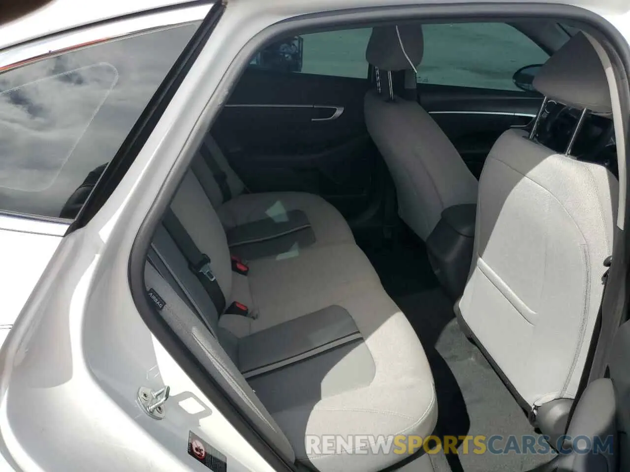 10 Photograph of a damaged car 5NPEG4JA0NH133657 HYUNDAI SONATA 2022