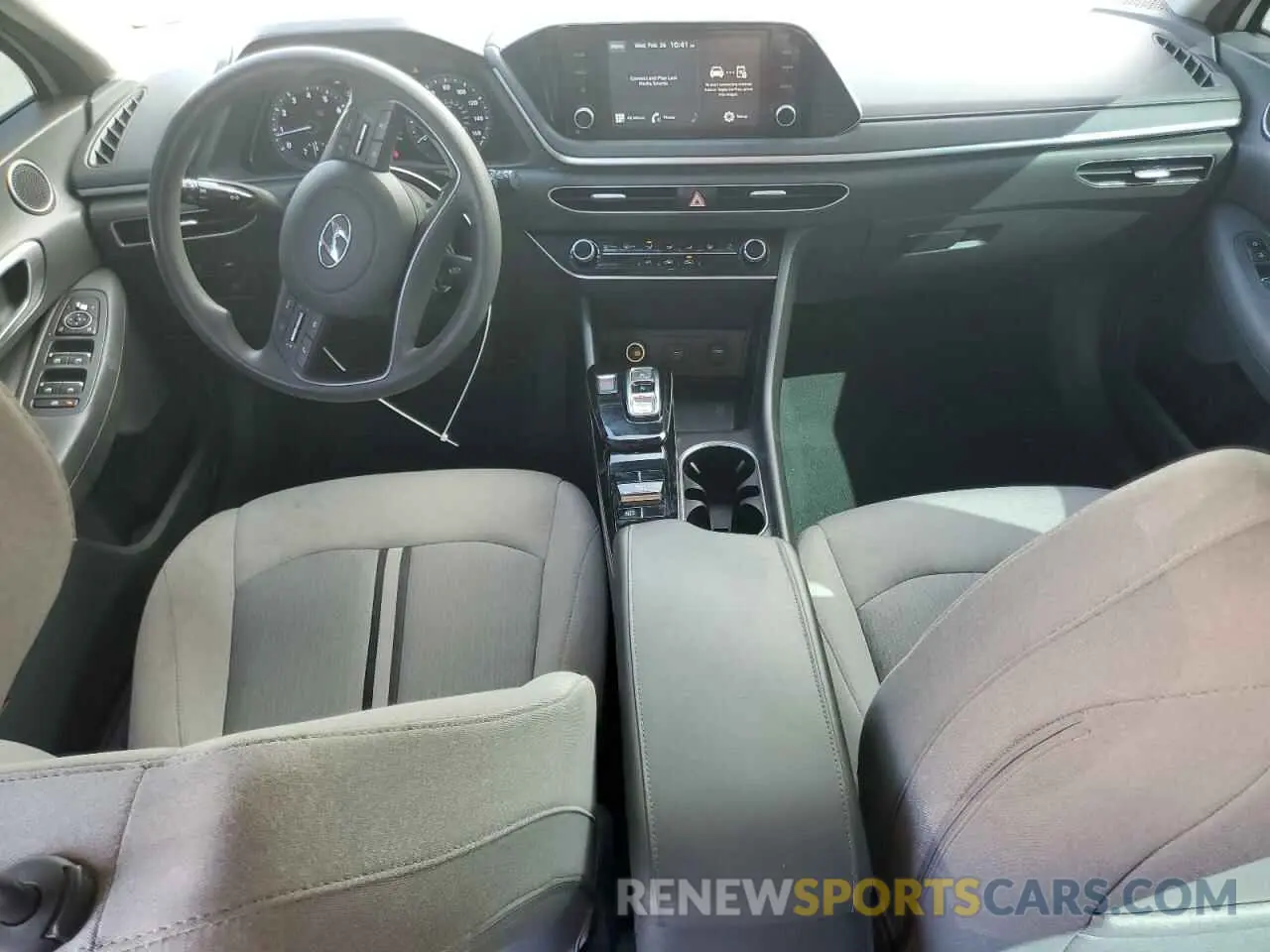 8 Photograph of a damaged car 5NPEG4JA0NH133657 HYUNDAI SONATA 2022