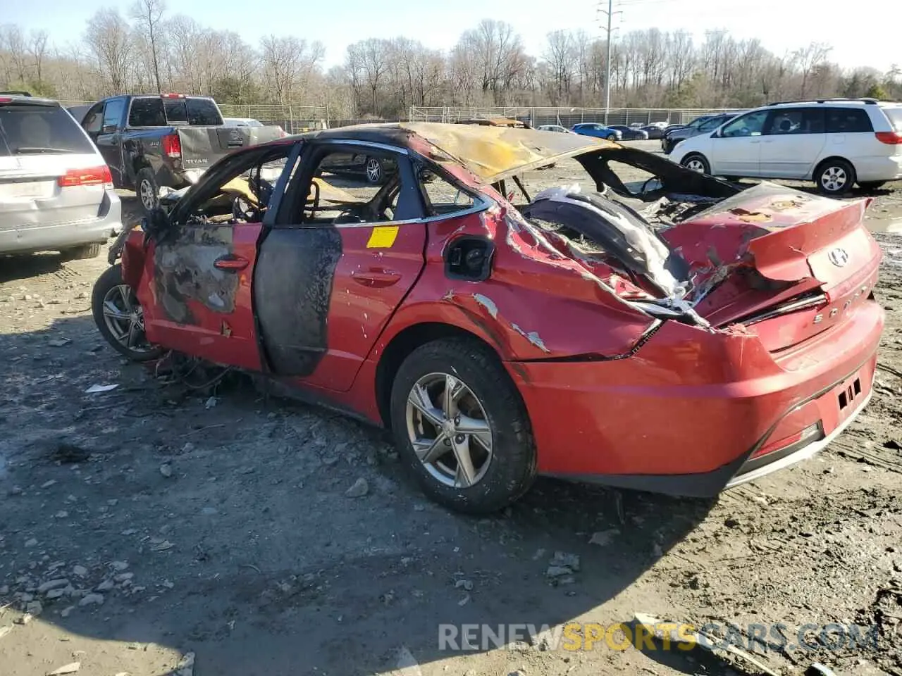 2 Photograph of a damaged car 5NPEG4JA0NH134288 HYUNDAI SONATA 2022