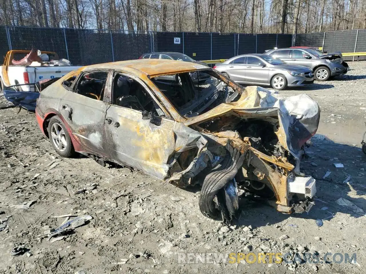 4 Photograph of a damaged car 5NPEG4JA0NH134288 HYUNDAI SONATA 2022