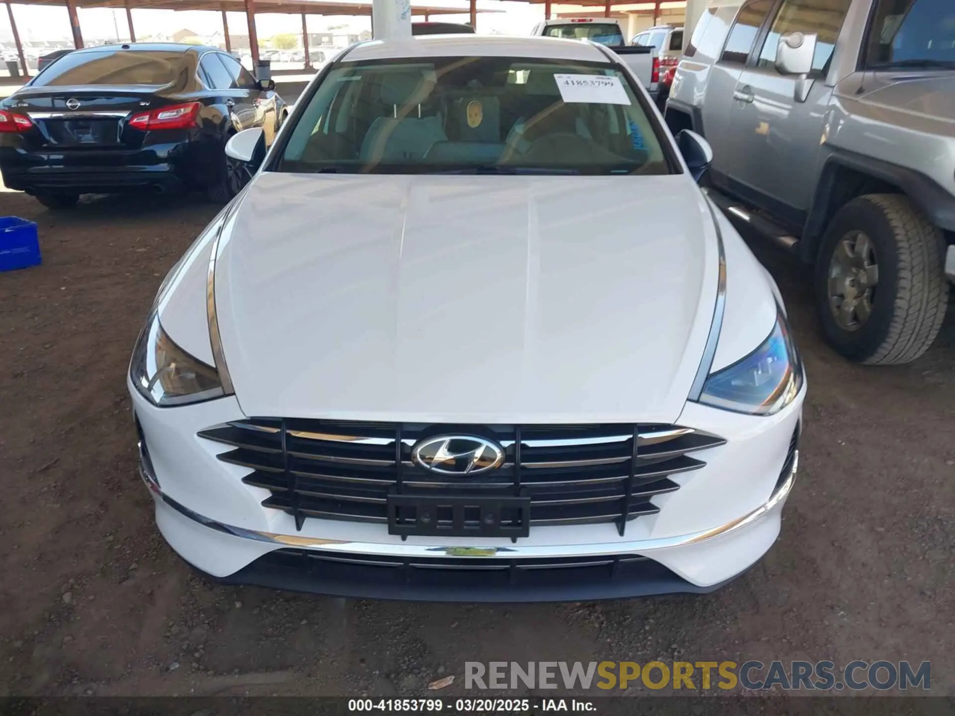 11 Photograph of a damaged car 5NPEG4JA1NH144263 HYUNDAI SONATA 2022