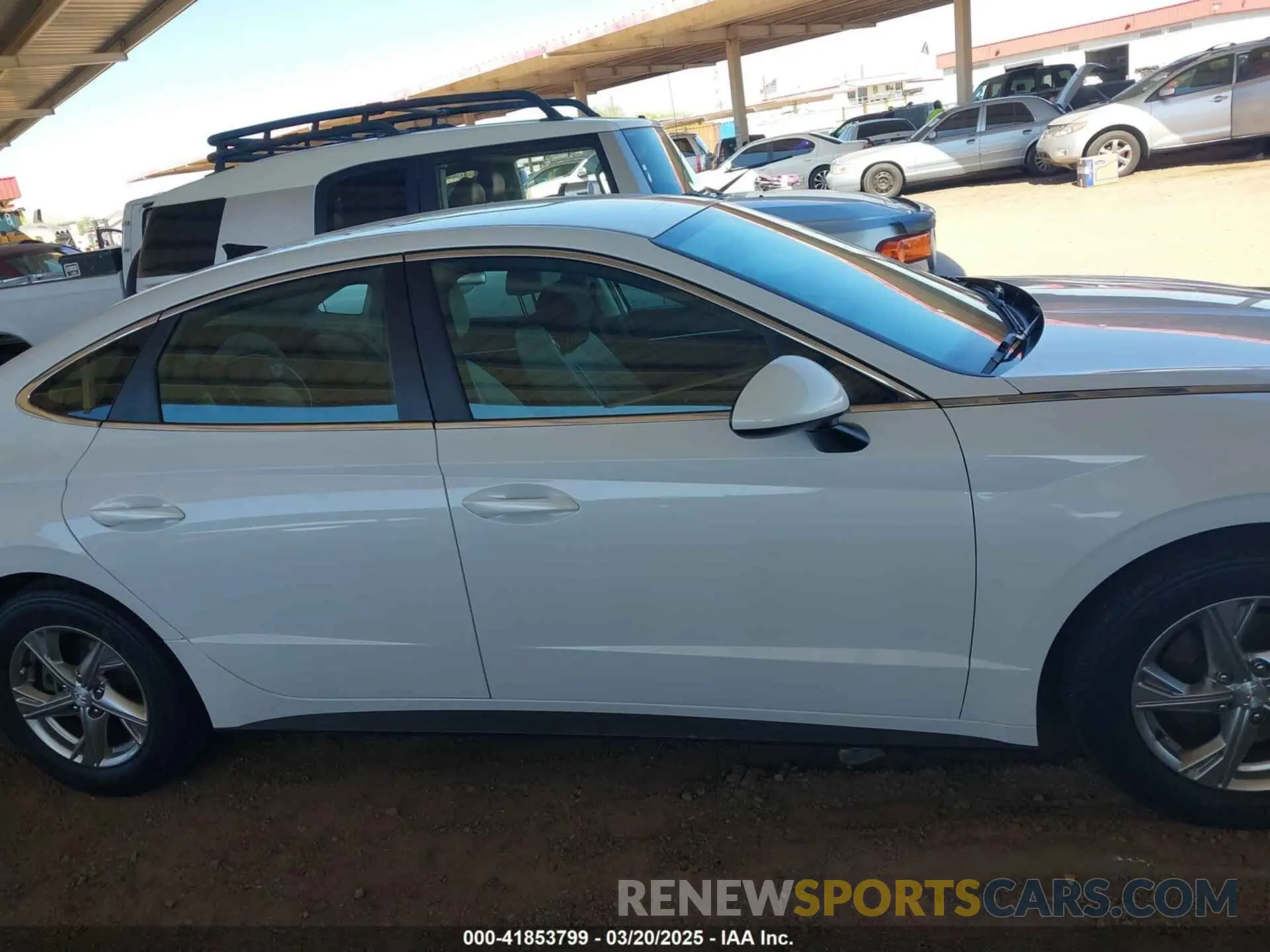 12 Photograph of a damaged car 5NPEG4JA1NH144263 HYUNDAI SONATA 2022