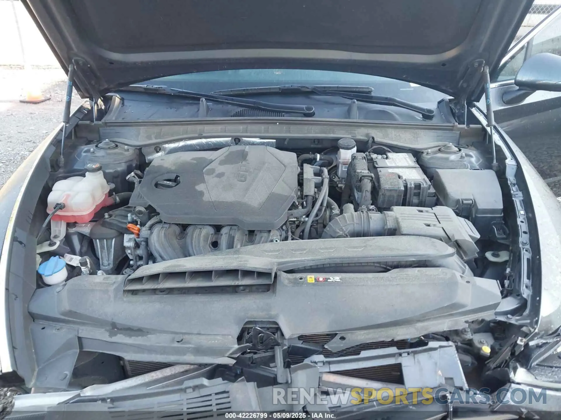 10 Photograph of a damaged car 5NPEG4JA1NH147793 HYUNDAI SONATA 2022