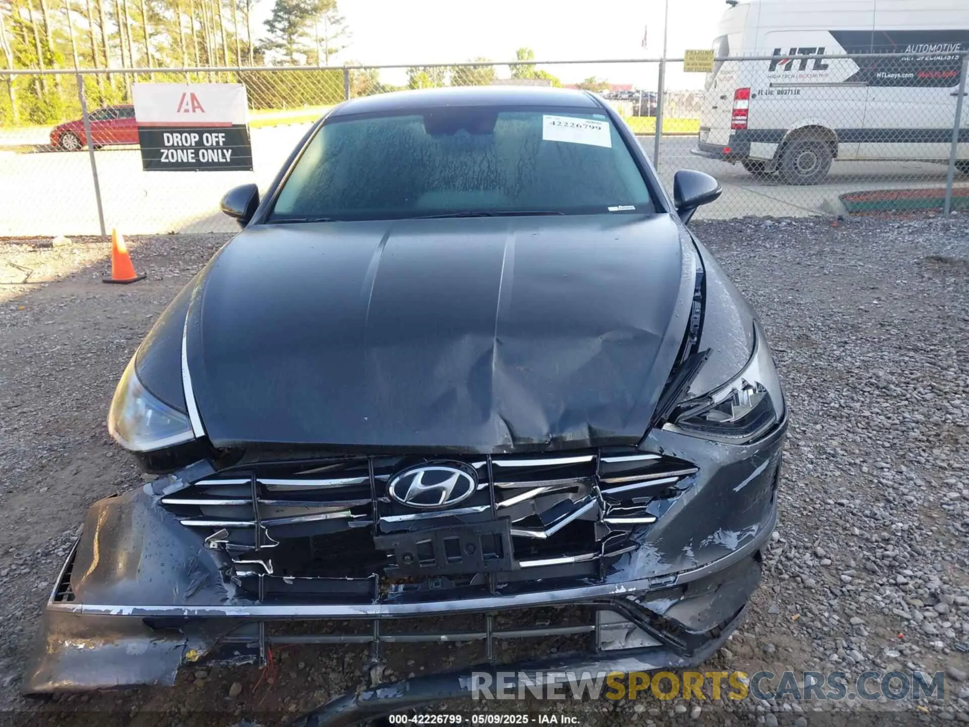 12 Photograph of a damaged car 5NPEG4JA1NH147793 HYUNDAI SONATA 2022