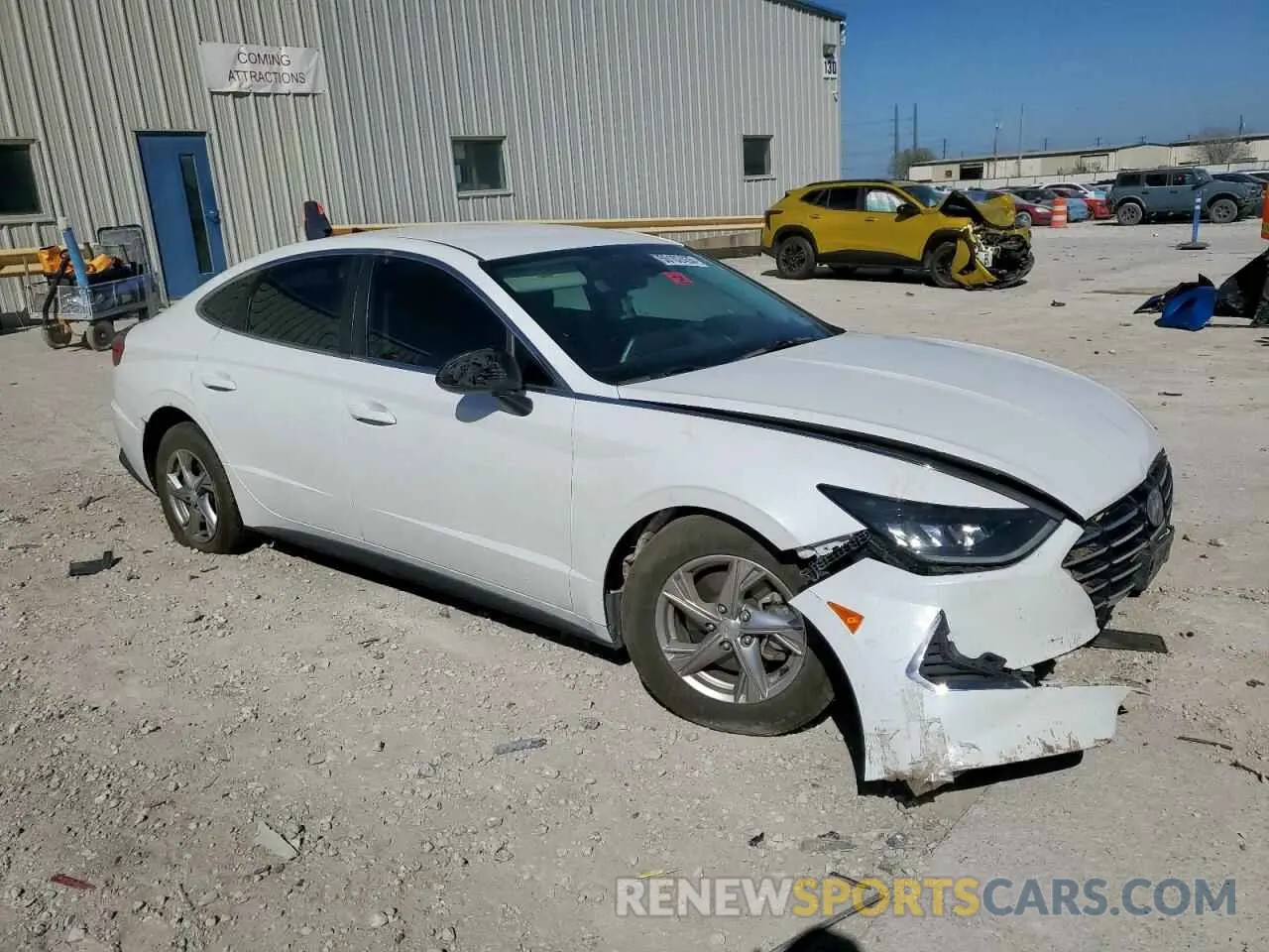 4 Photograph of a damaged car 5NPEG4JA2NH138276 HYUNDAI SONATA 2022