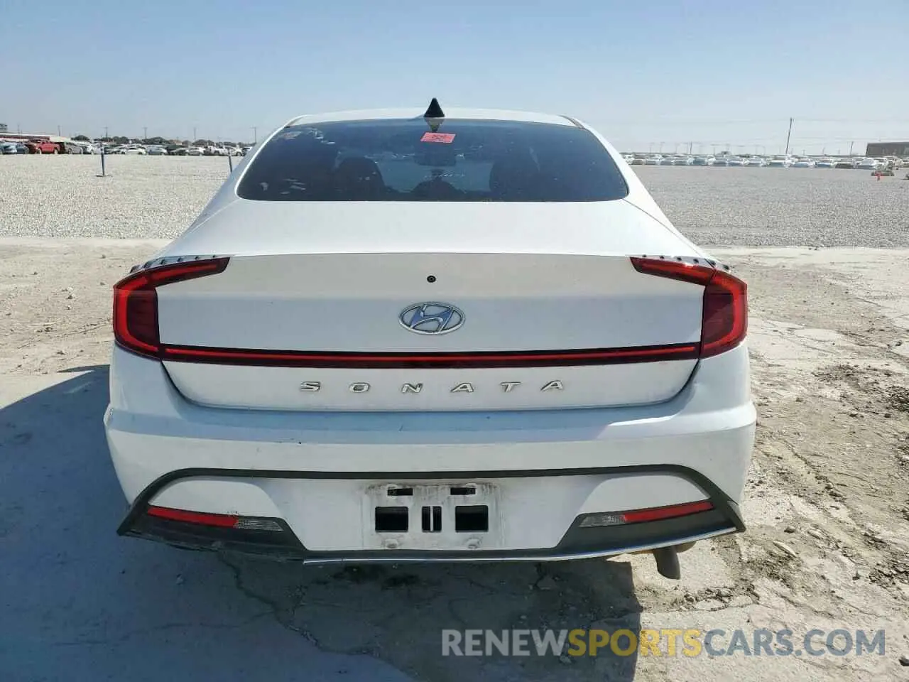 6 Photograph of a damaged car 5NPEG4JA2NH138276 HYUNDAI SONATA 2022