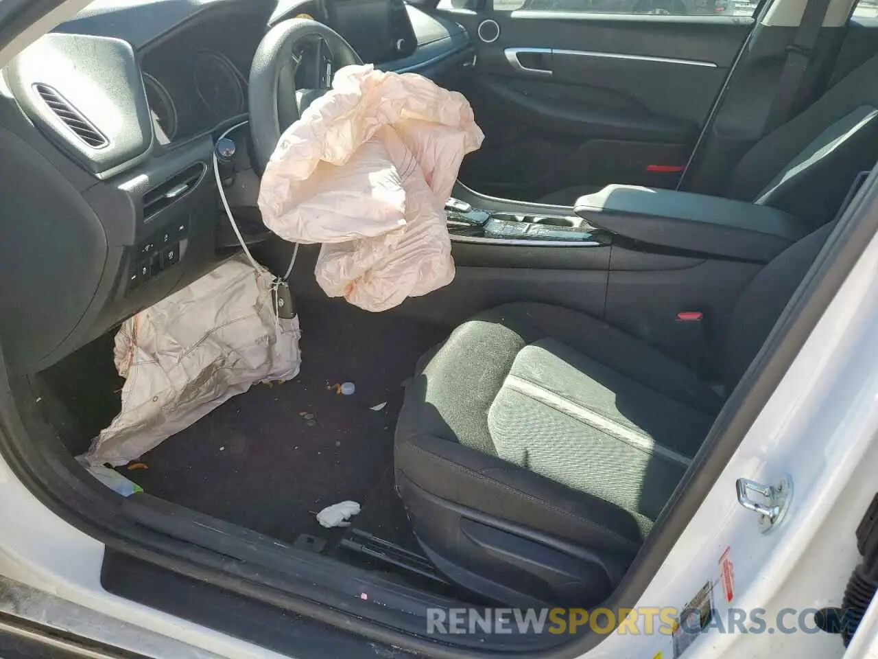 7 Photograph of a damaged car 5NPEG4JA2NH138276 HYUNDAI SONATA 2022