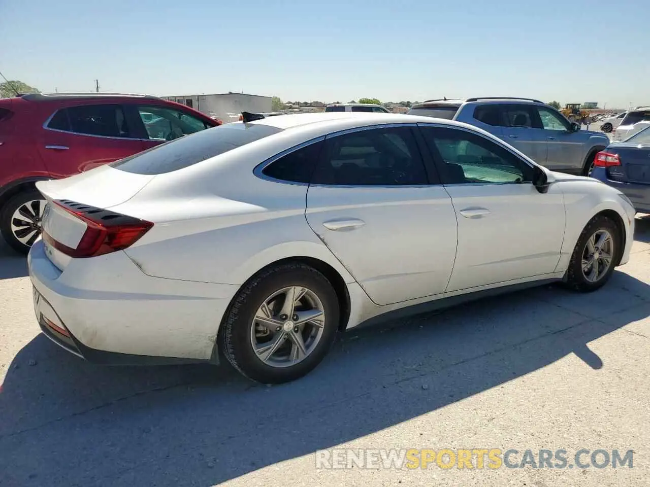3 Photograph of a damaged car 5NPEG4JA2NH142862 HYUNDAI SONATA 2022