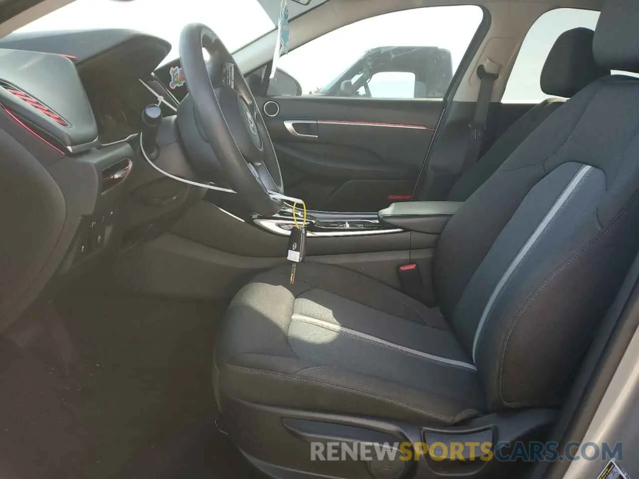 7 Photograph of a damaged car 5NPEG4JA2NH147351 HYUNDAI SONATA 2022