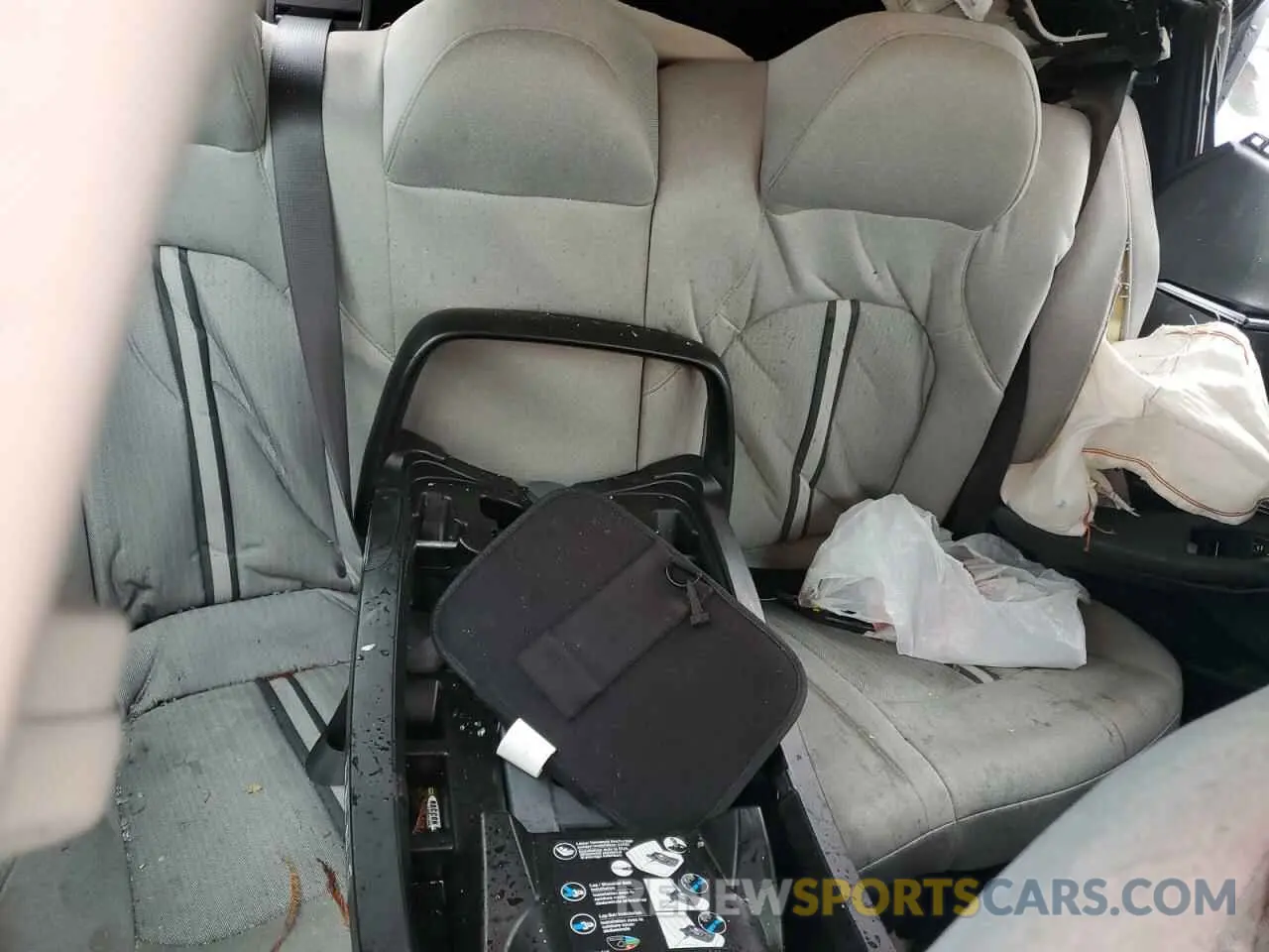 10 Photograph of a damaged car 5NPEG4JA2NH150380 HYUNDAI SONATA 2022