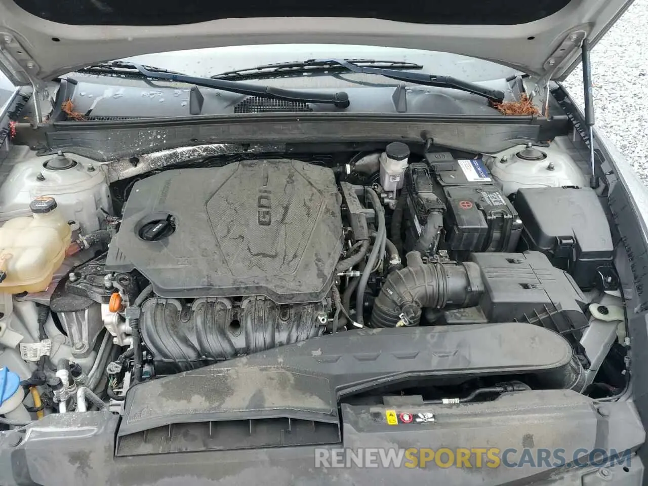 11 Photograph of a damaged car 5NPEG4JA2NH150380 HYUNDAI SONATA 2022