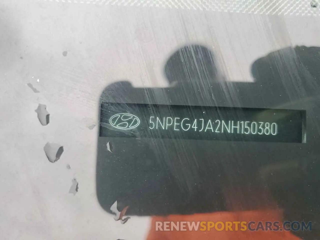 12 Photograph of a damaged car 5NPEG4JA2NH150380 HYUNDAI SONATA 2022