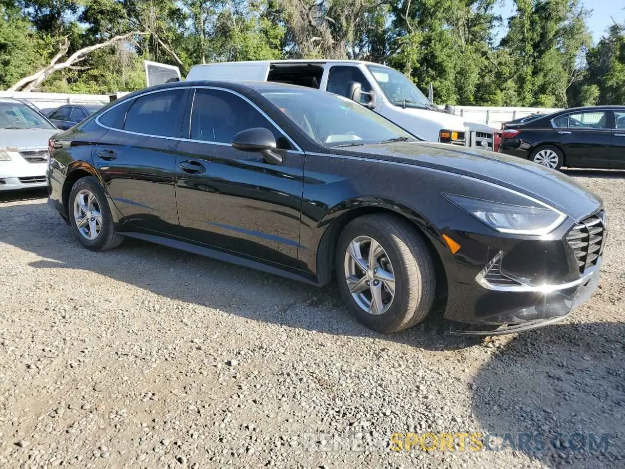 4 Photograph of a damaged car 5NPEG4JA3NH134706 HYUNDAI SONATA 2022